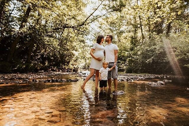 Quand il fait beau et chaud et que tu fais d&eacute;couvrir &agrave; tes clients un petit havre de paix pr&egrave;s de chez toi...on a finit les pieds dans l'eau et le petit Hugo &eacute;tait ravi!

Bon week-end &agrave; tous

#photographedefamille #