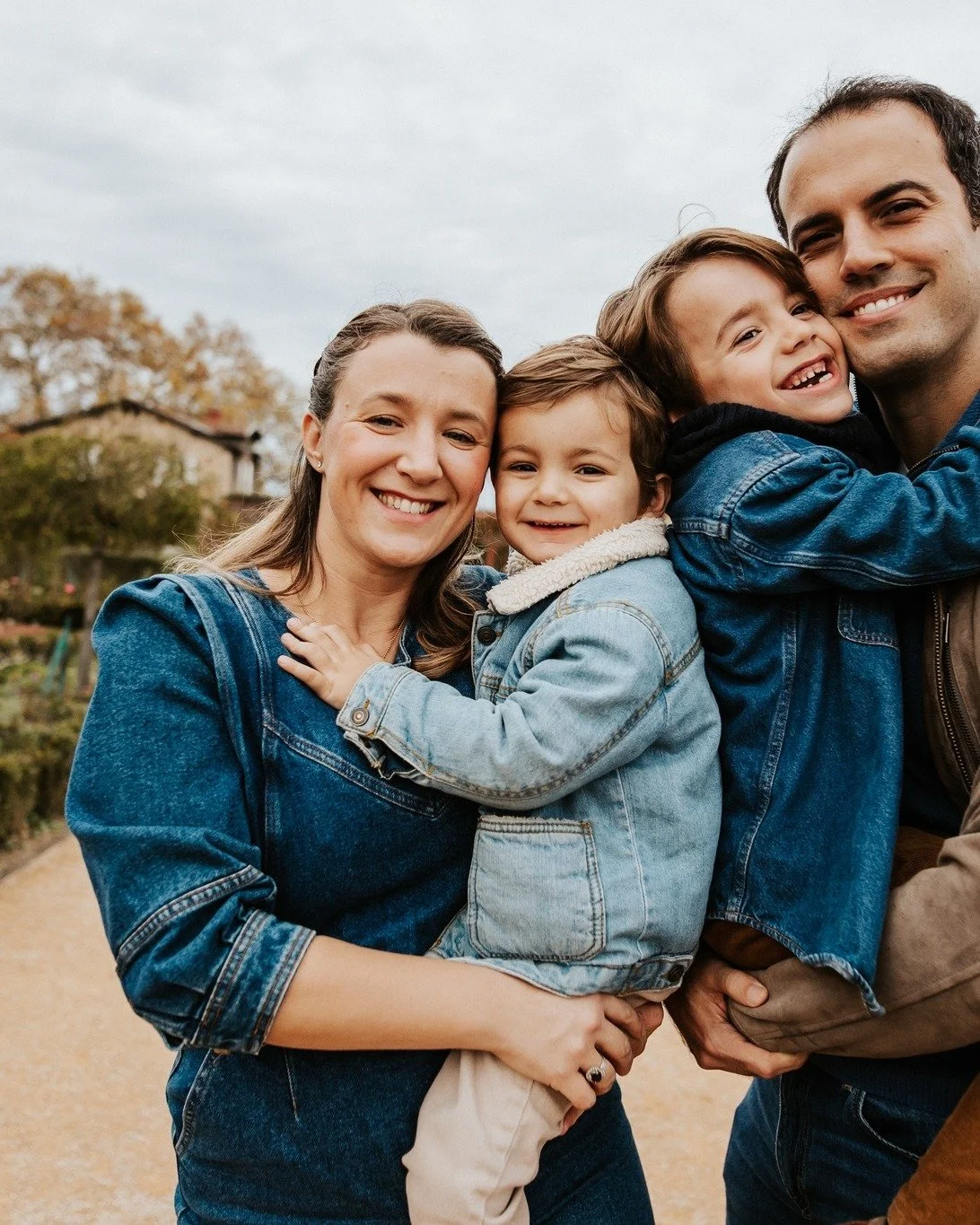 🍁 L&rsquo;automne&hellip; ma saison coup de c&oelig;ur 🍁

Chaque ann&eacute;e, je retrouve avec bonheur ces lumi&egrave;res dor&eacute;es, ces couleurs chaudes et cette douceur propre aux journ&eacute;es d&rsquo;automne.
C&rsquo;est une p&eacute;ri
