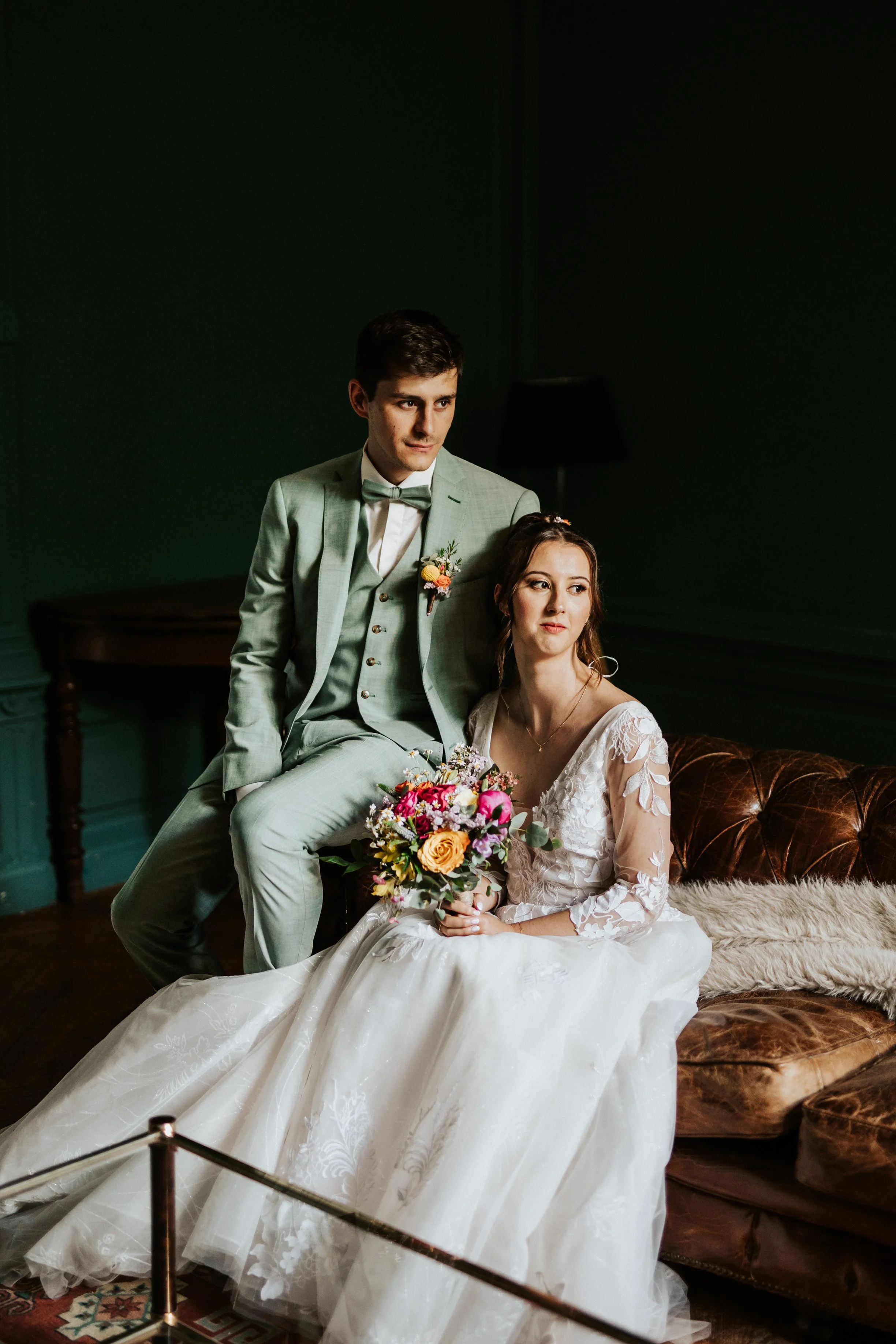 Mariage laïque au domaine de Tourieux dans le Beaujolais : Léa &amp; Romain