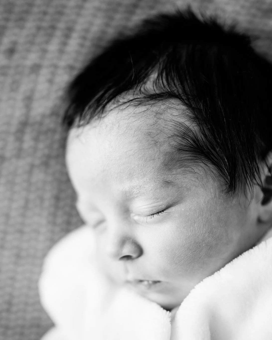 Il y a des histoires que j&rsquo;ai la chance de suivre au fil des ann&eacute;es 🤍

Les voir devenir parents, puis agrandir leur famille&hellip; et &ecirc;tre l&agrave;, encore, pour accueillir ce nouveau chapitre.

Pour vous montrer cette s&eacute;