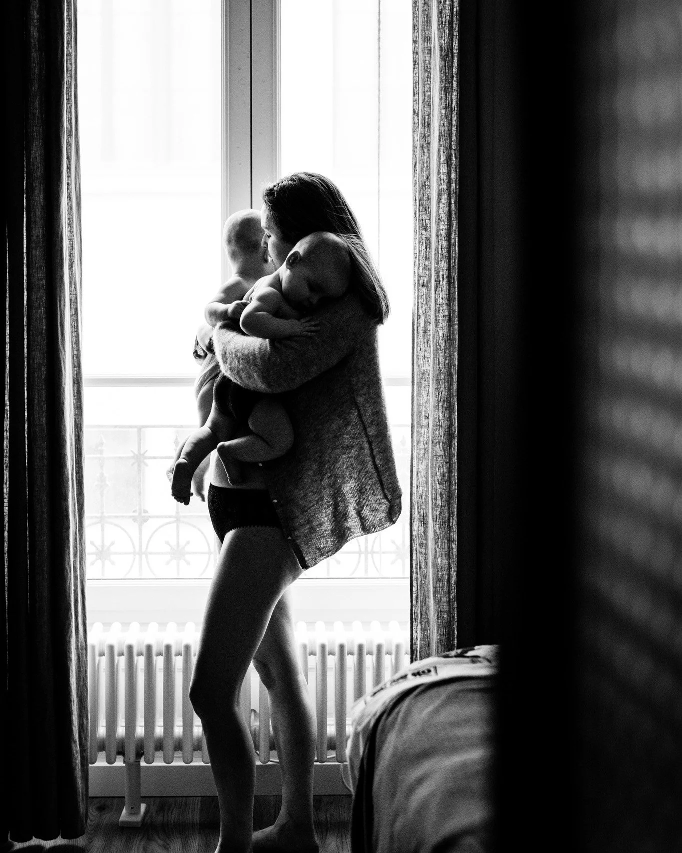 Les mini-s&eacute;ances "maternit&eacute; intimiste", ce sont des moments de maternit&eacute; doux, vrais 🤍

Avec cette magnifique maman et ses deux petits jumeaux de 8 mois j'ai pass&eacute; un tr&egrave;s jolis moment rempli de c&acirc;l