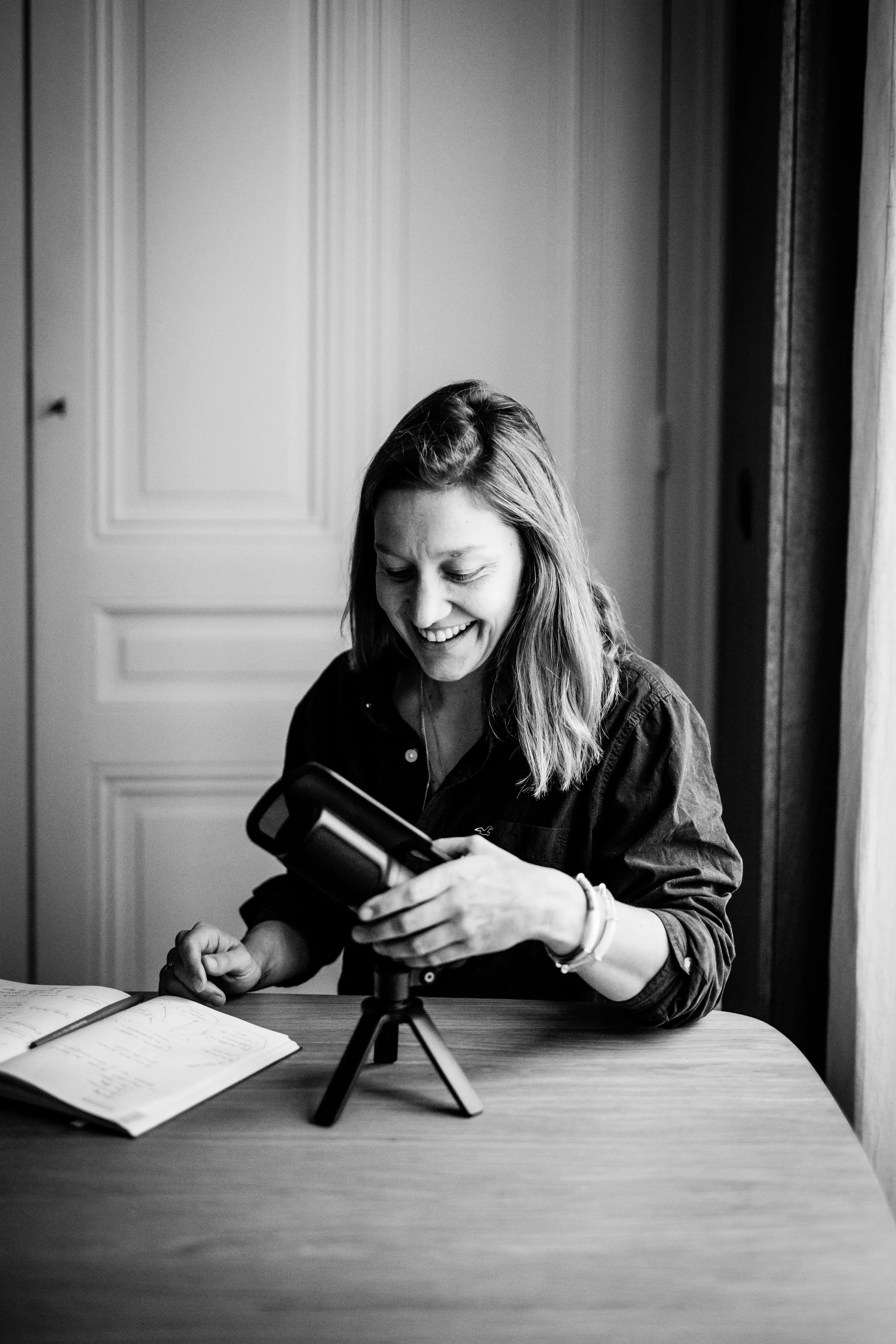 Photo professionnelle de Clémentine Dola, accompagnante des mères et créatrice du podcast limerté 