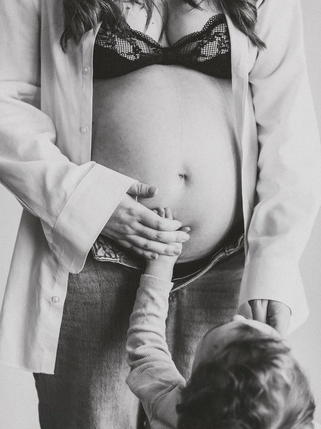 Maternity photo sessions at home ❤️

Being at home for your photo-shoot means you feel your most relaxed and comfortable and is the perfect setting to show off your beautiful bump in all its glory. 

Not everyone likes to show some skin and that&rsqu