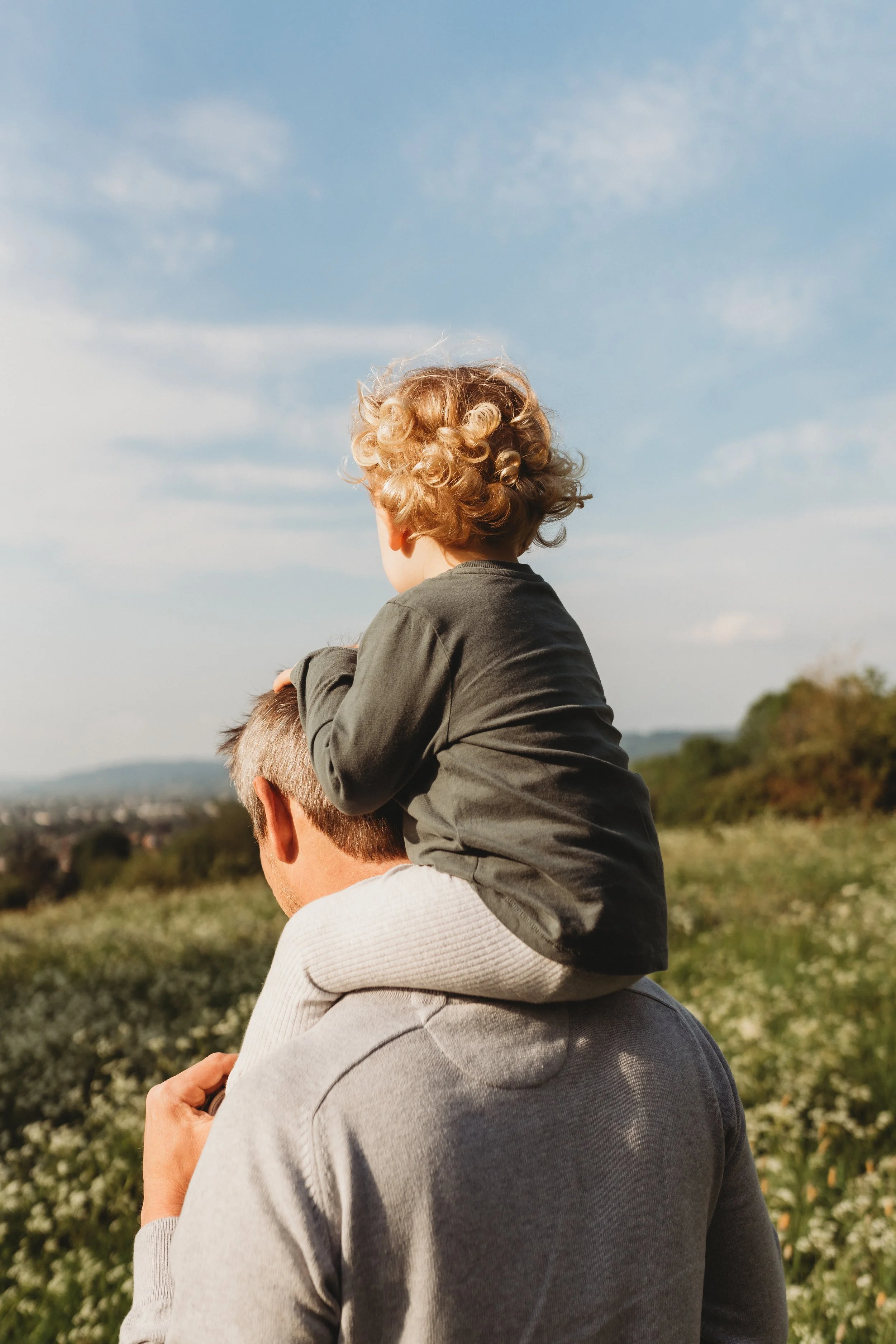 Outdoor-family-photoshoot-cheltenham.jpg