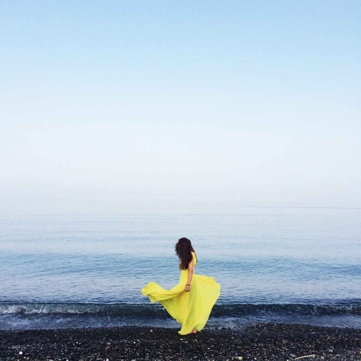 sky-sea-tranquil-scene-yellow-blue-walking-summer-seaside-horizon-ocean-wind-girl-dress_t20_e89vAL.jpg