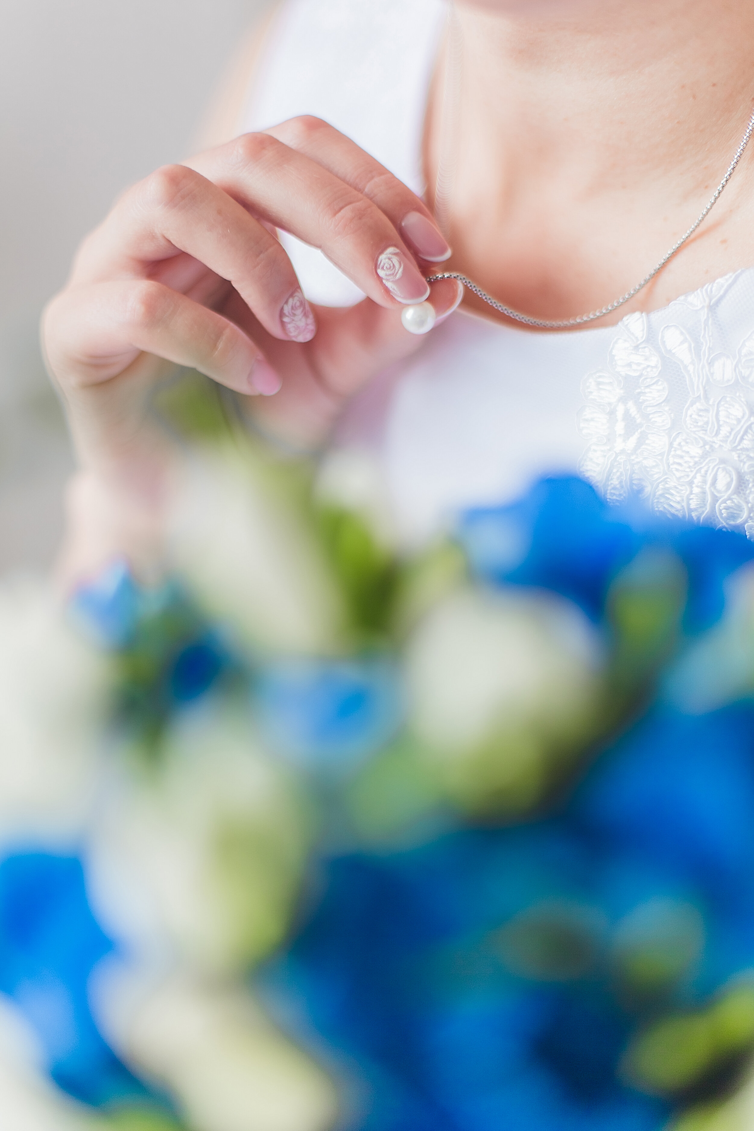 blue-bouquet-shoes-ring-wedding-flowers-bride-accessories-bridal-bouquet_t20_RwgNJv.jpg