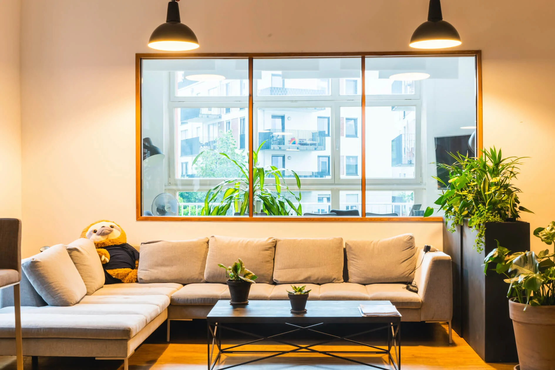  Raised plants in the Forto, Berlin office divide the communal space from walkways. Photo by Dustin Jaros. 