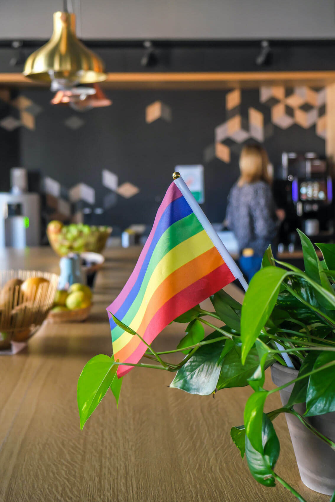  🏳️‍🌈 + 🌿 = 😍 