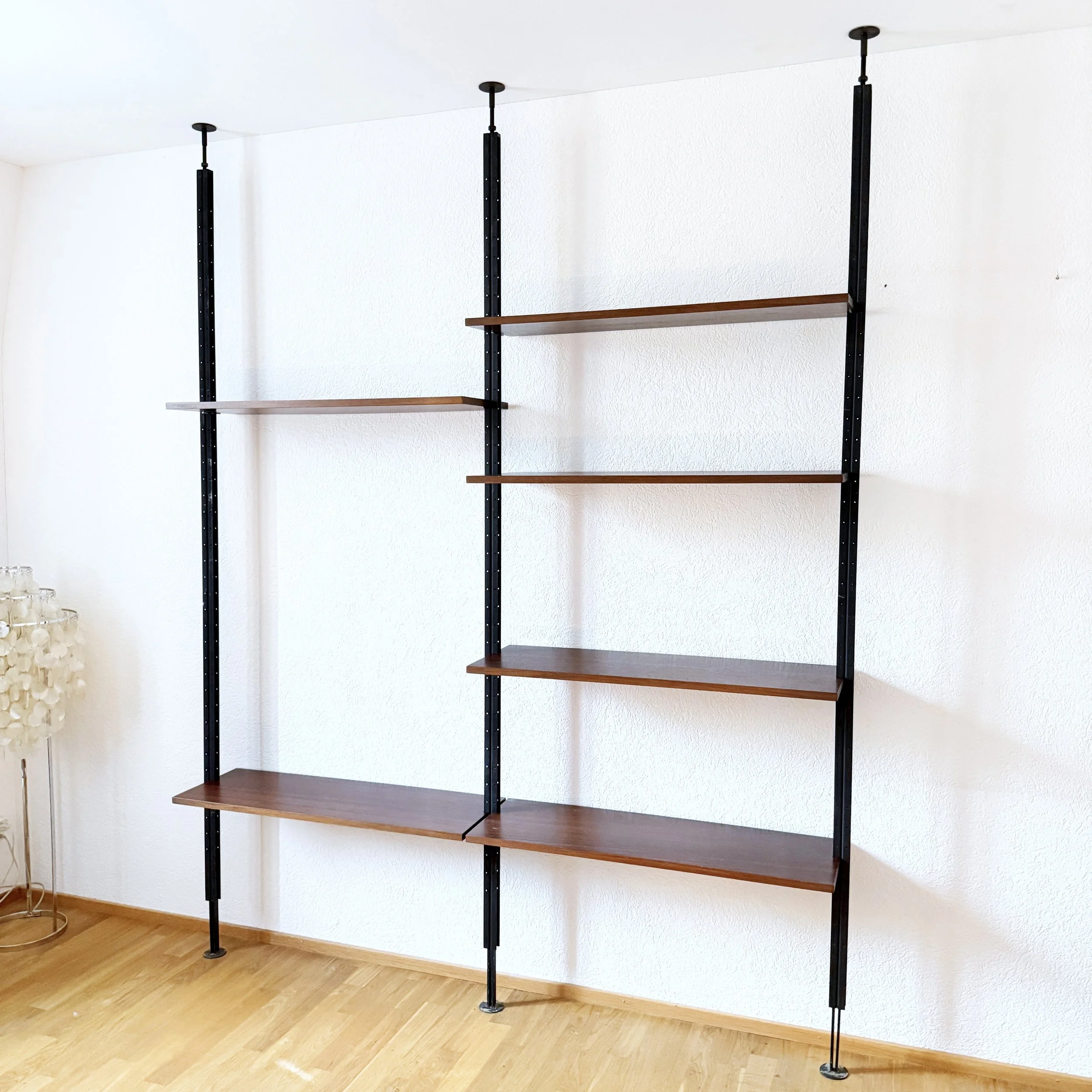 ModernEra_Richard_Neutra_Teleskopregal_Victoria9648.jpg
