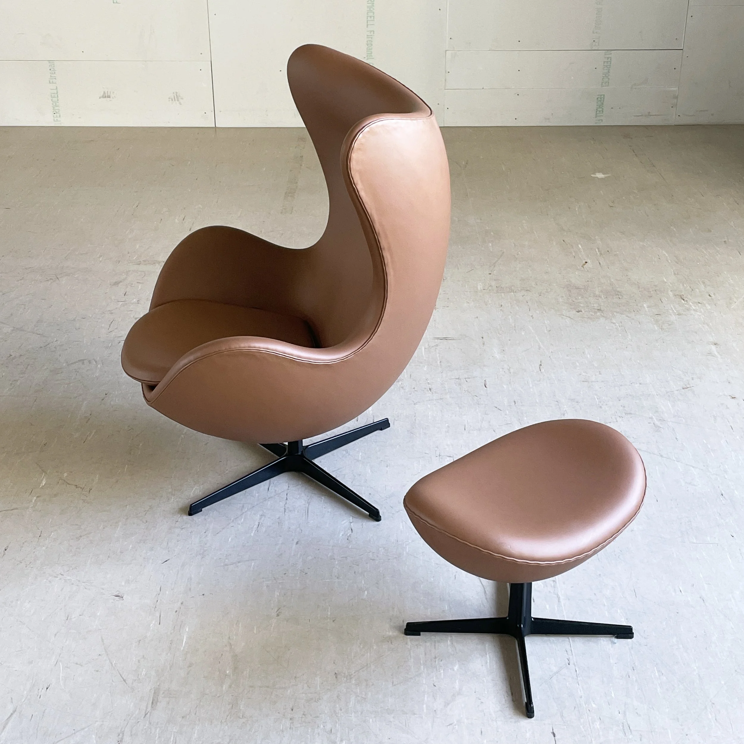 ModernEra_Arne_Jacobsen_Egg._3233 2.JPG