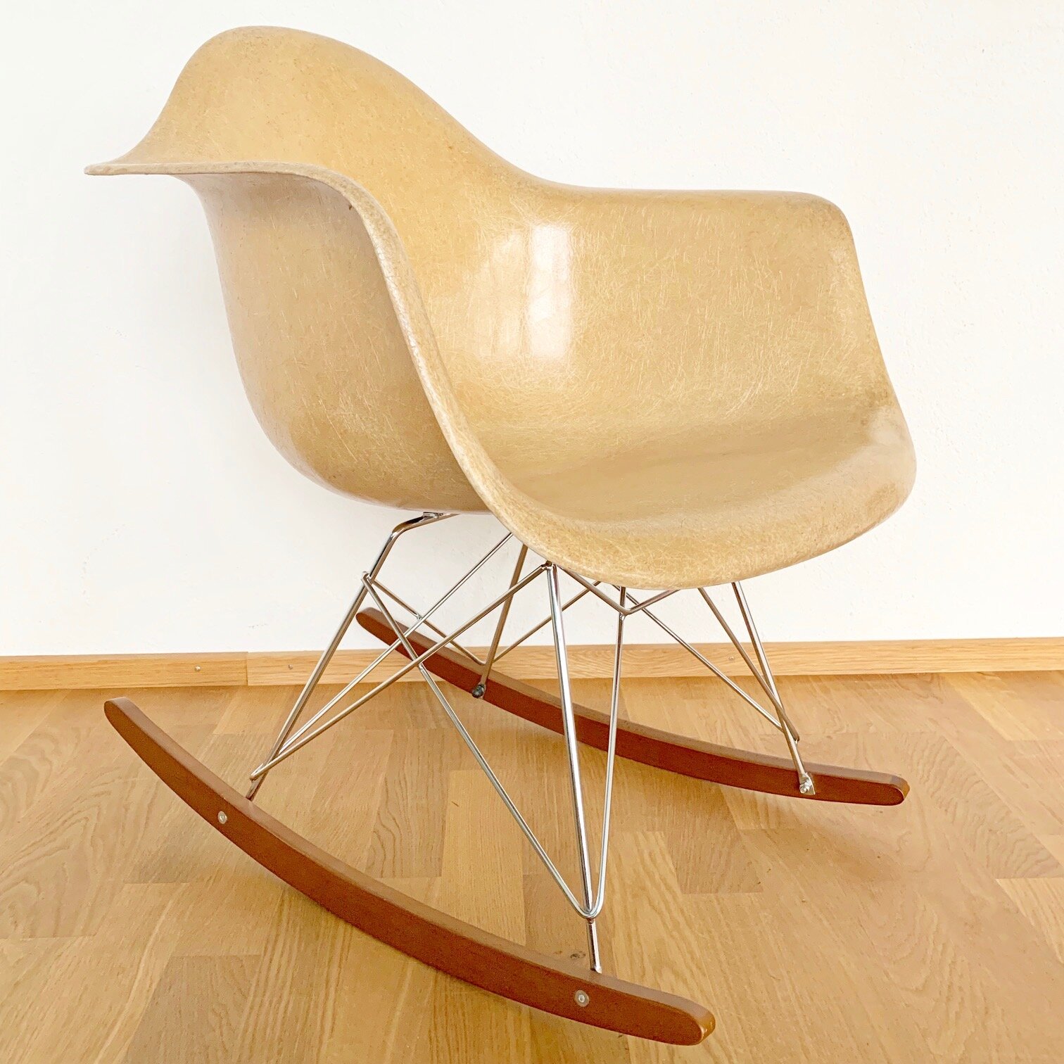 Eames RAR Ochre