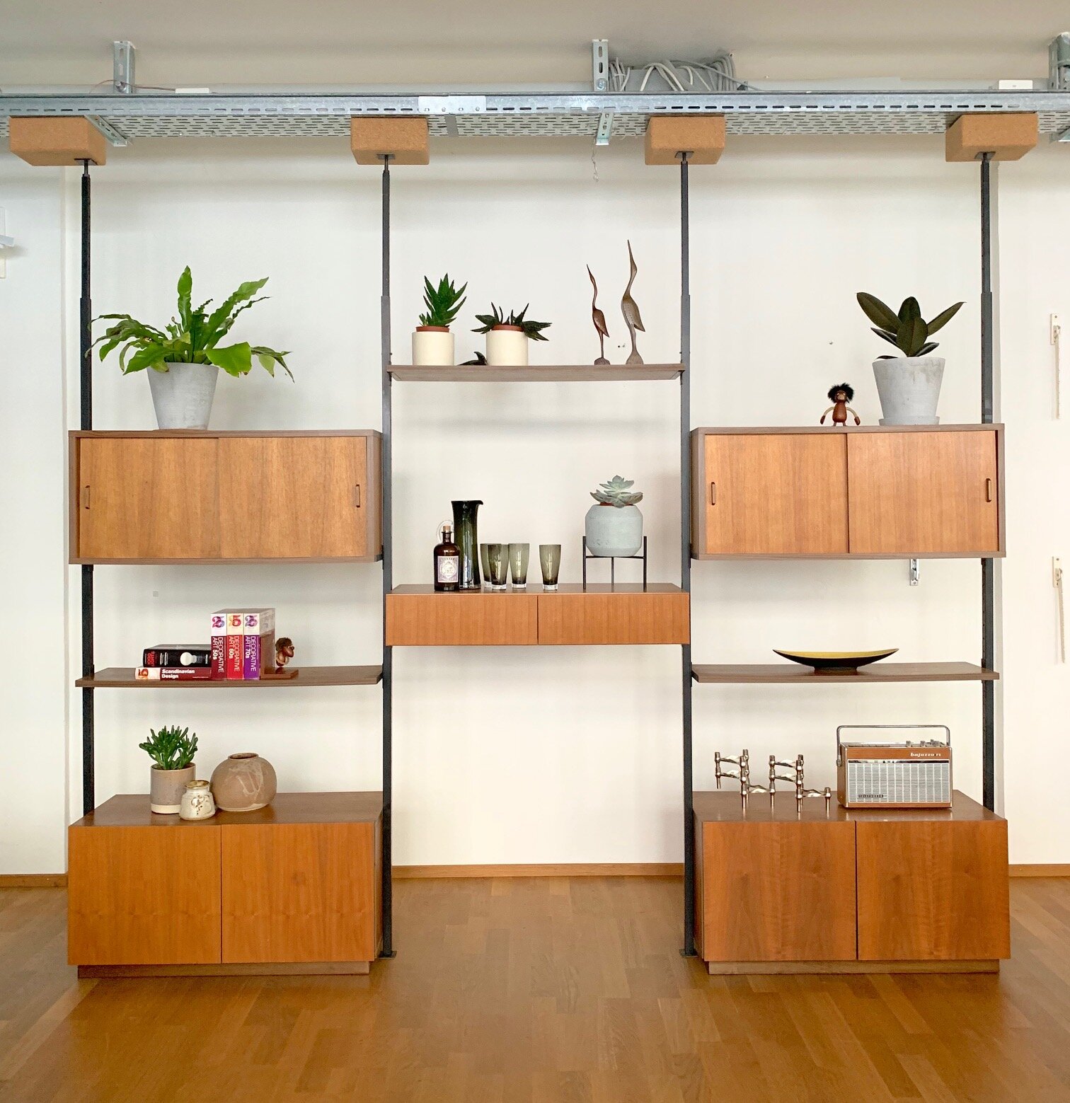 1960's Telescopic shelving system