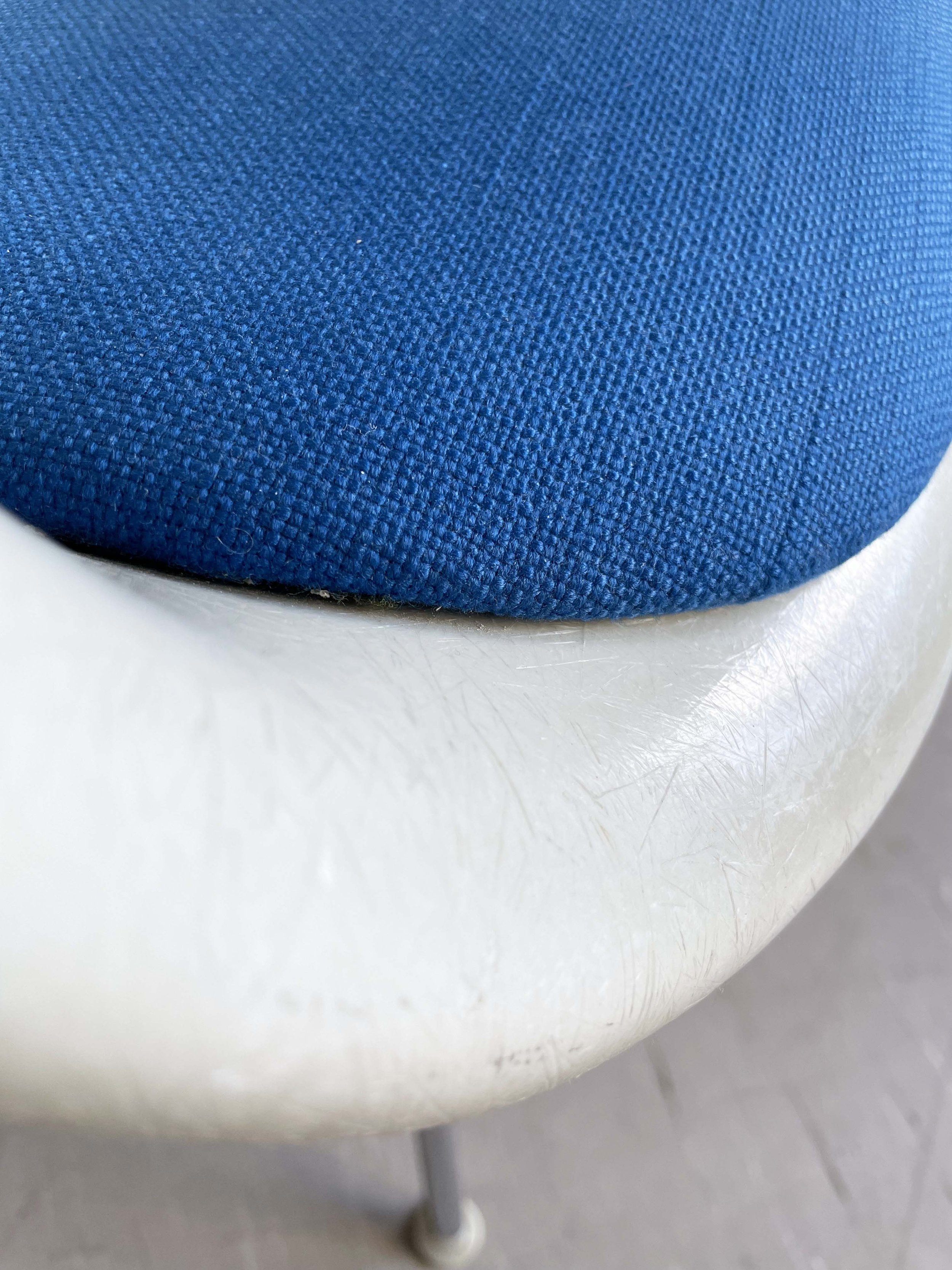 ModernEra_Eames_Armchair.3.JPG