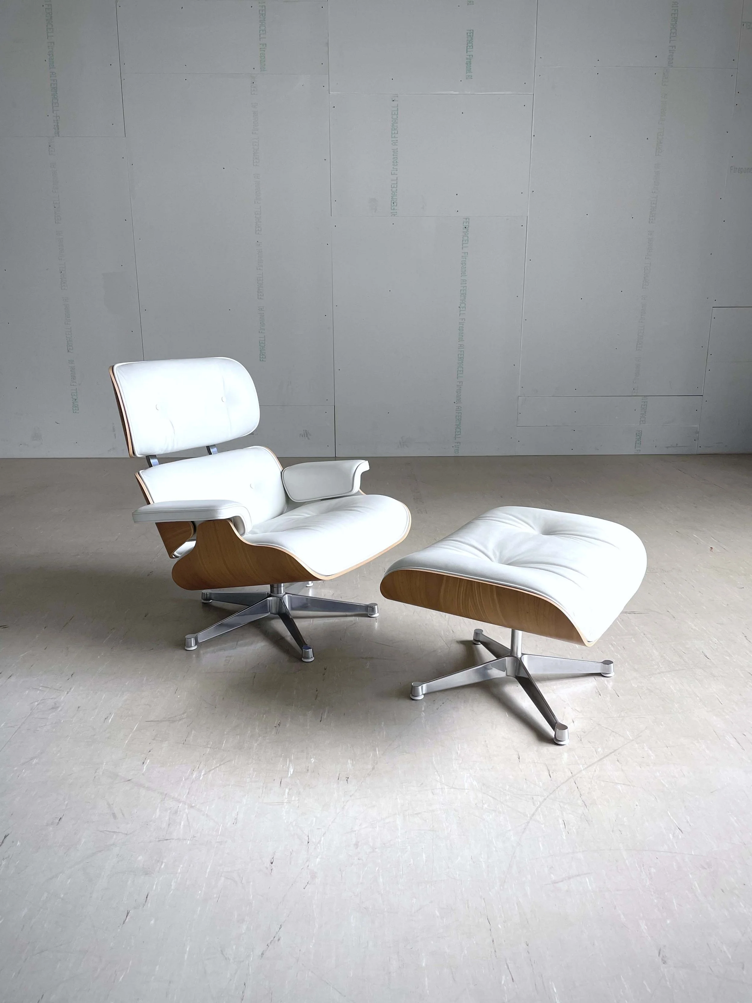 Vitra Eames Lounge Chair & Ottoman / Sessel