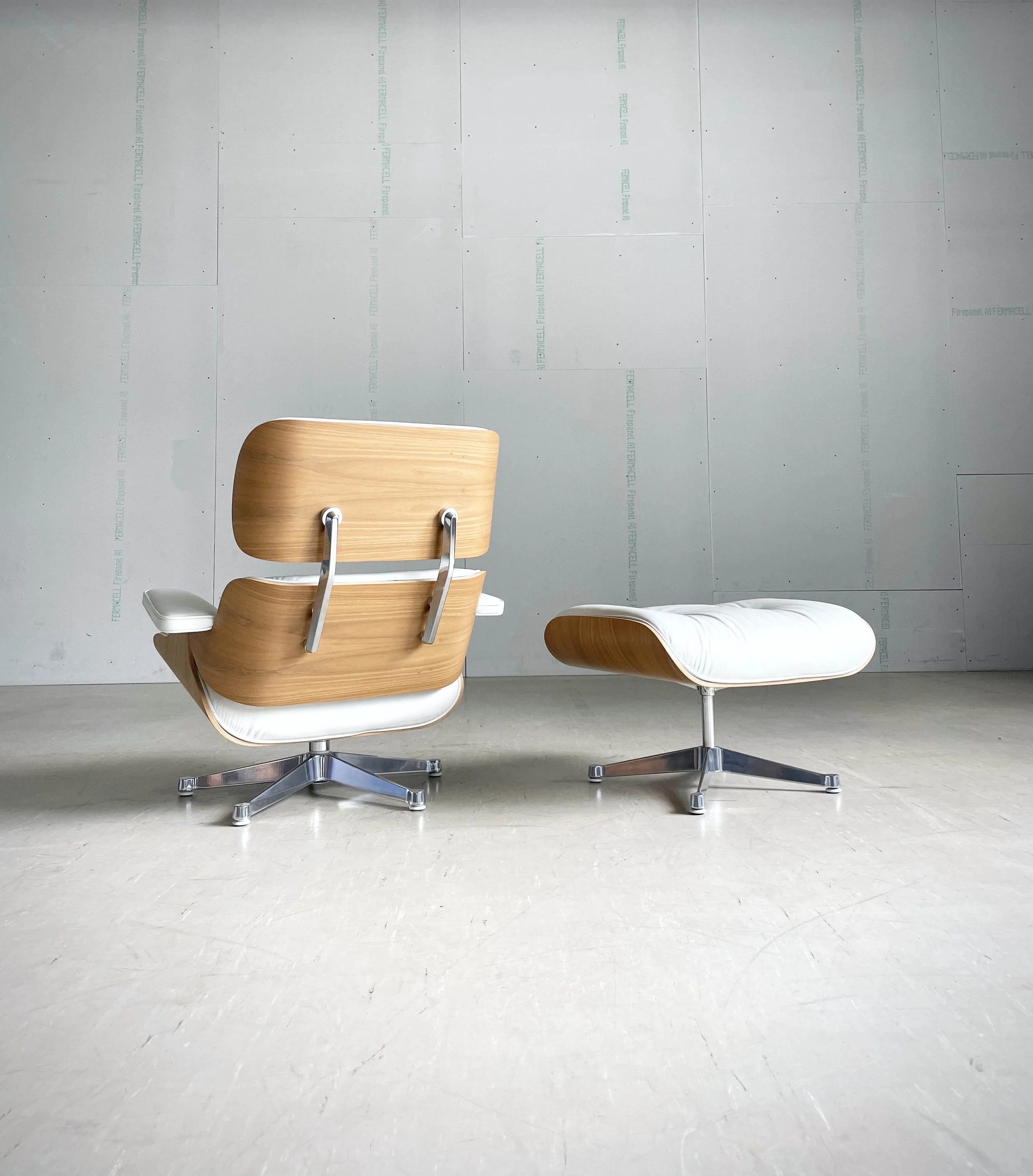 Vitra Eames Lounge Chair & Ottoman / Möbel / Sessel
