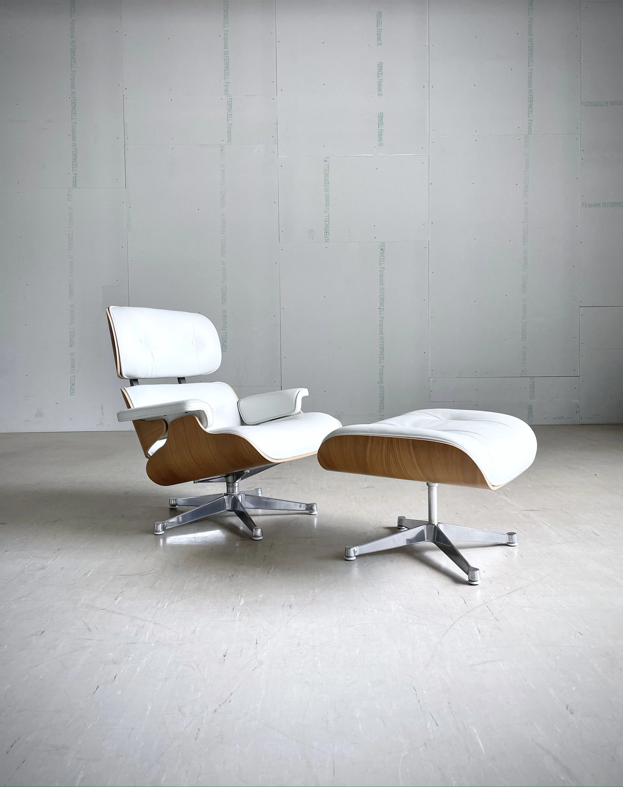 Vitra Eames Lounge Chair & Ottoman