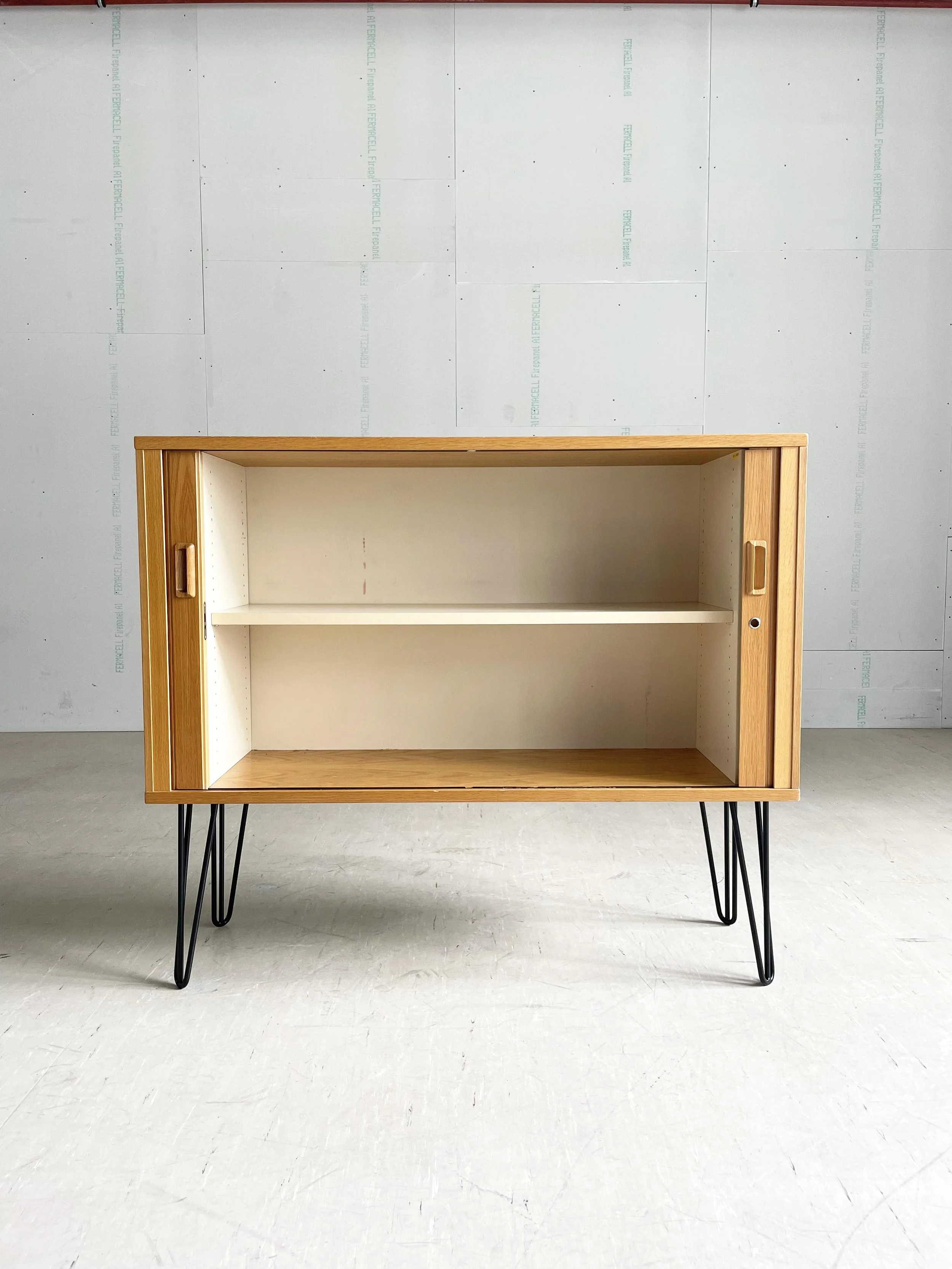ModernEra_Hairpin_Rollschrank.8.JPG