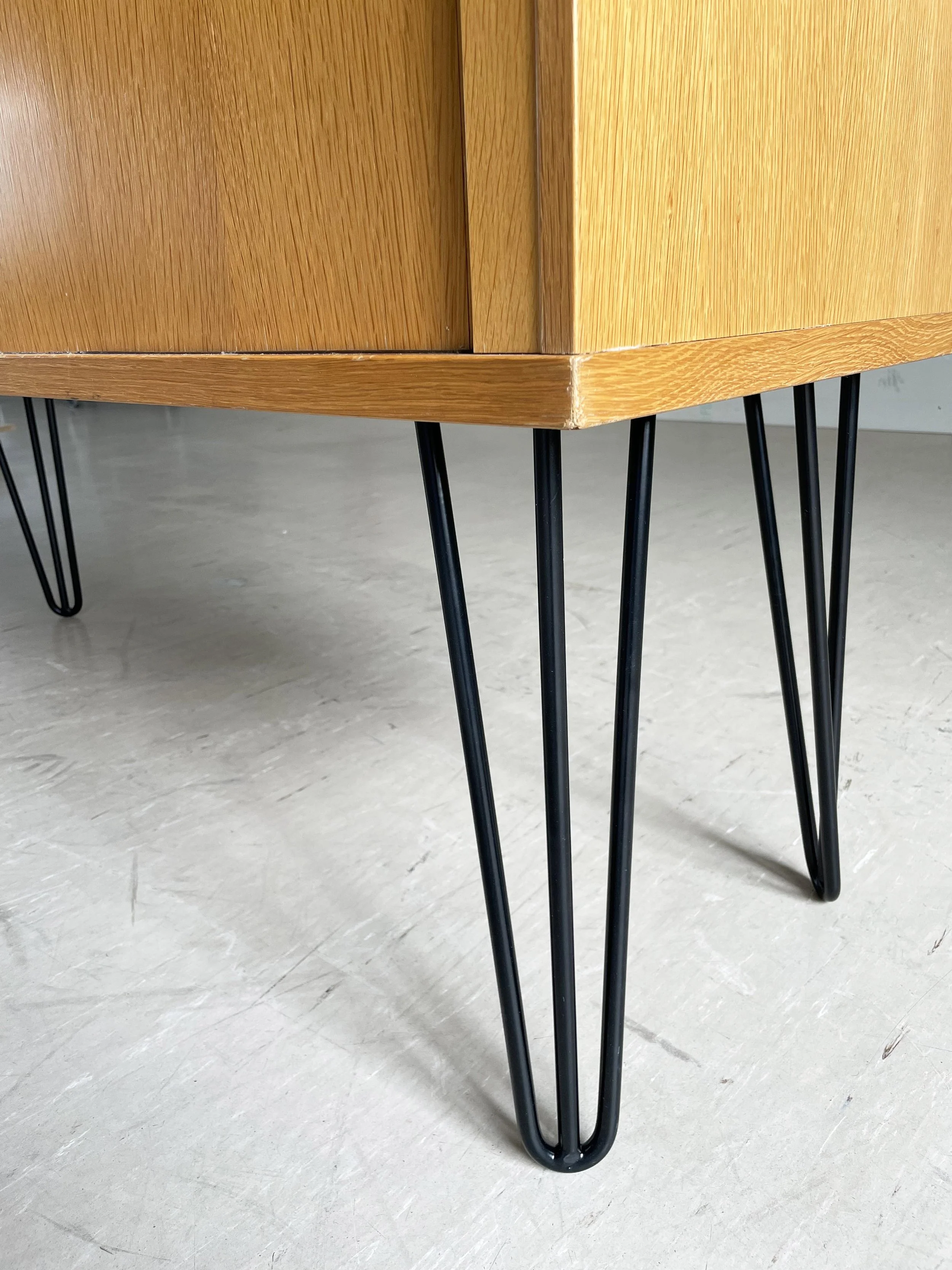 ModernEra_Hairpin_Rollschrank.2.JPG