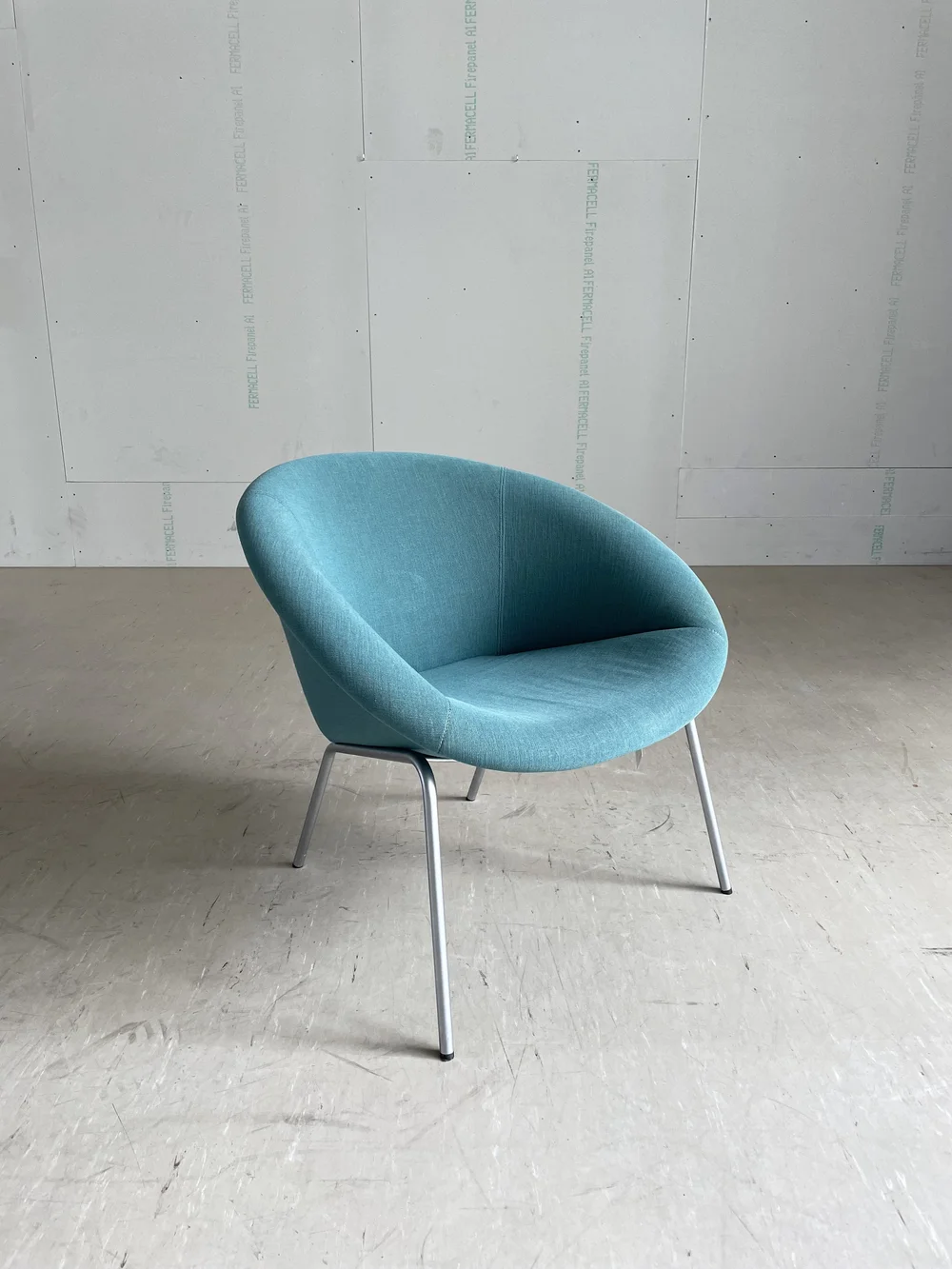 Walter Knoll 369-10 Armchair. Fully upholstered in teal on