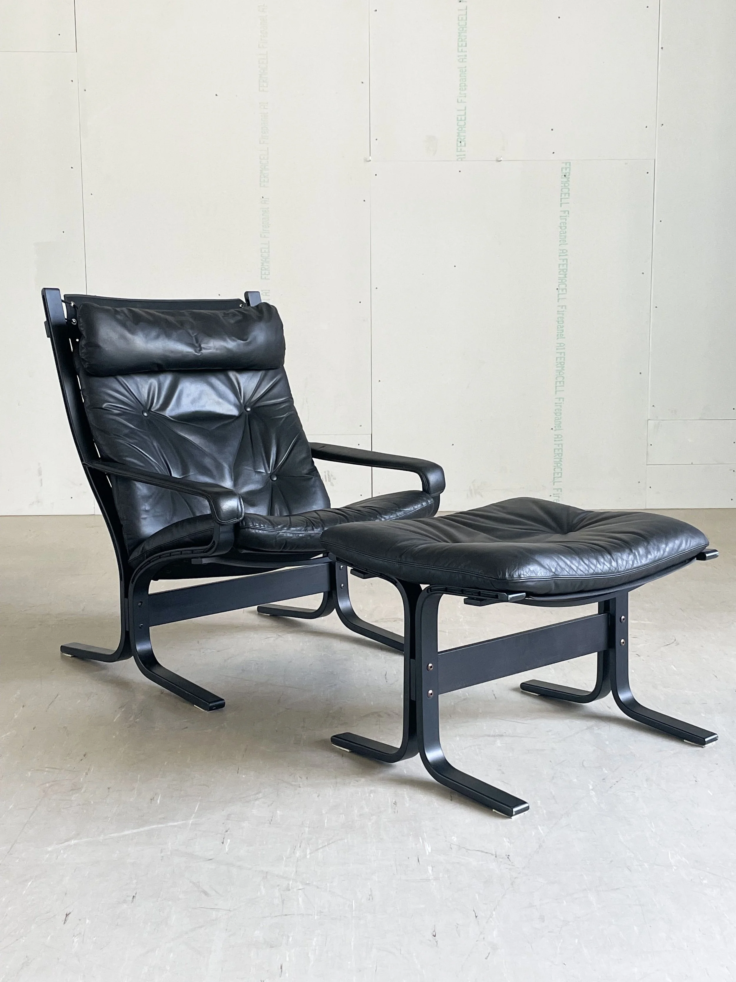 Ingmar Relling 'SIESTA' leather Lounge Chair + Ottoman