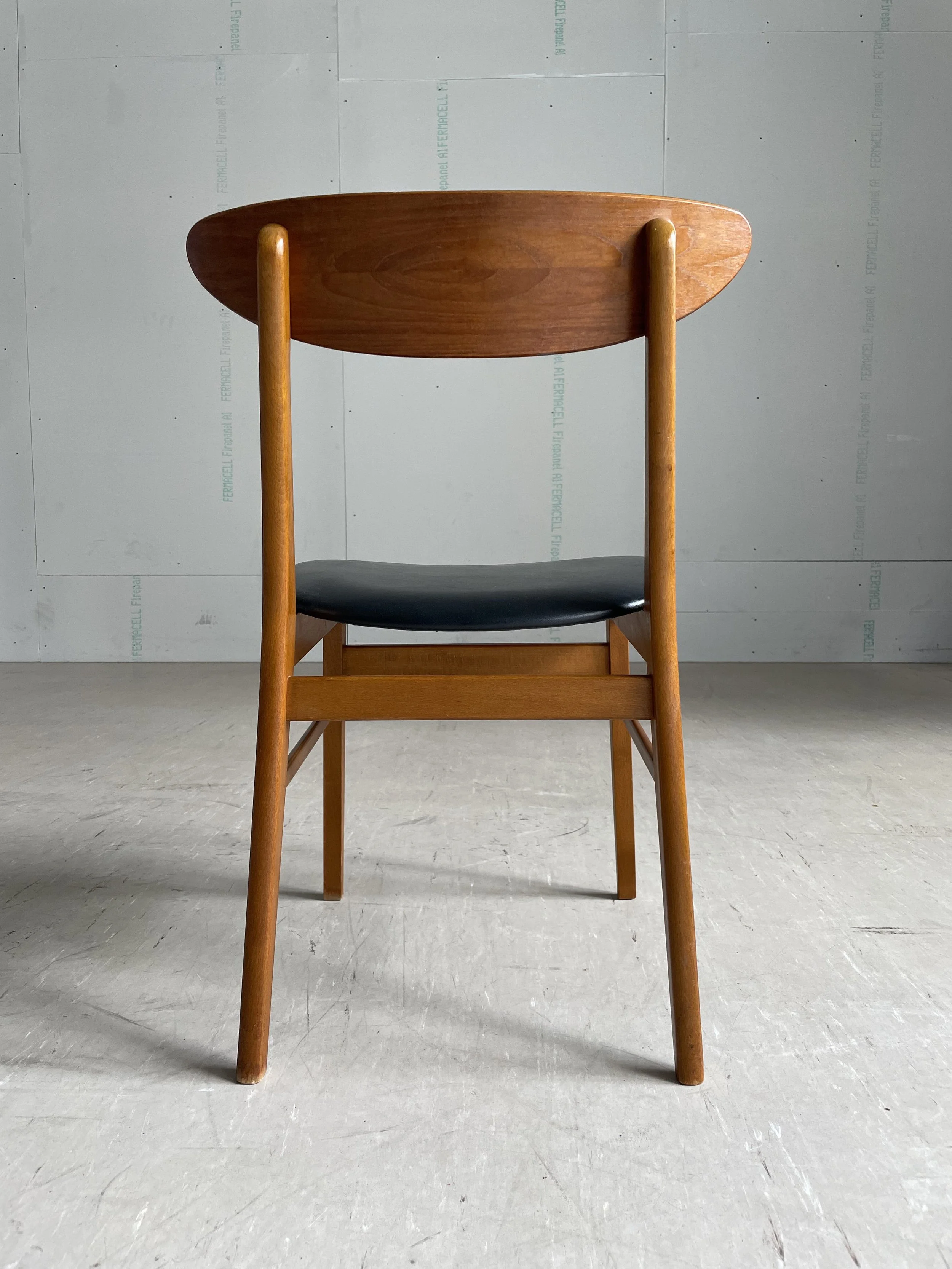 Farstrup Møbler.1.JPG