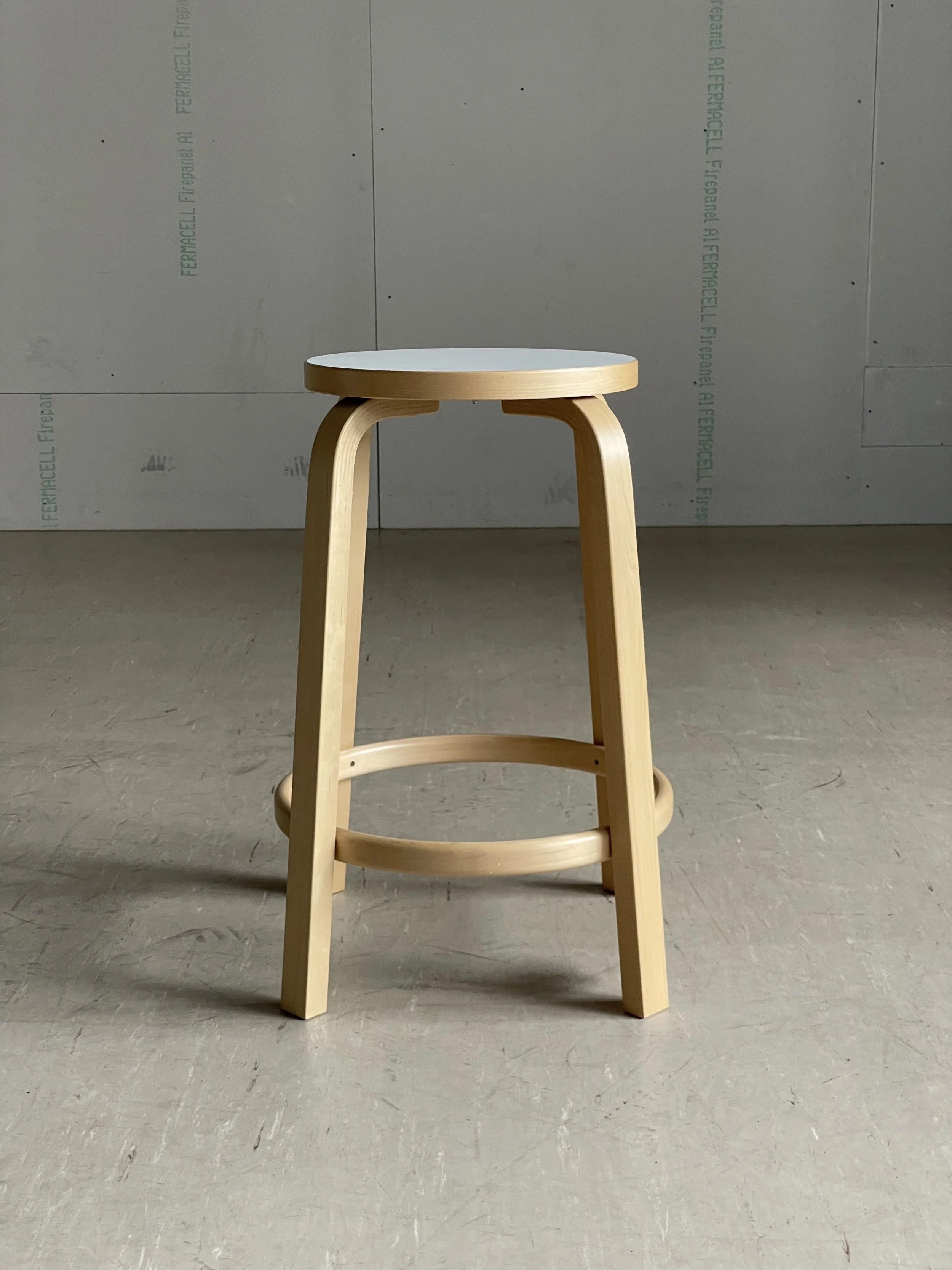 Artek 64 Barhocker - Alvar Aalto