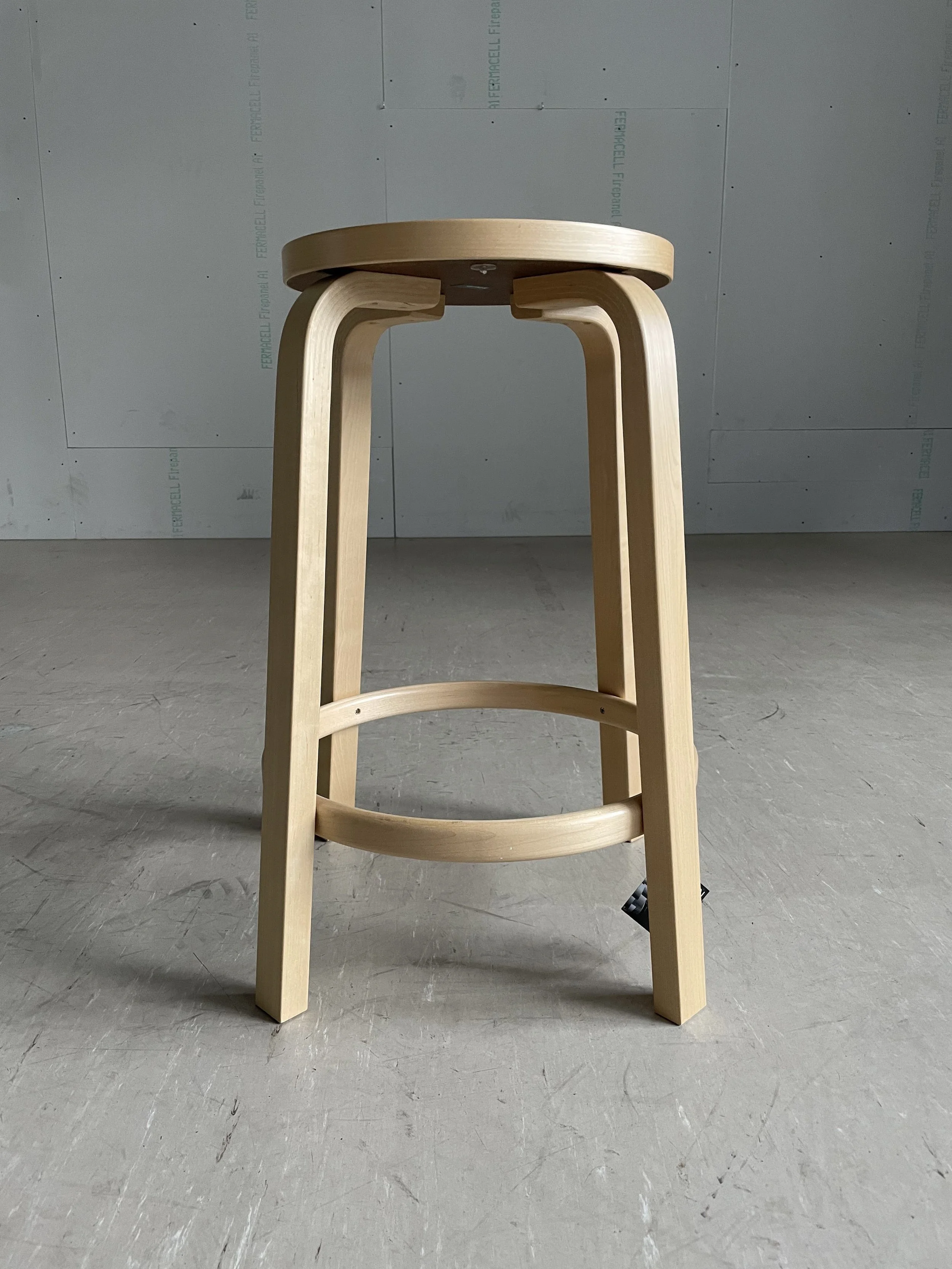 Artek 64 Barhocker - Alvar Aalto