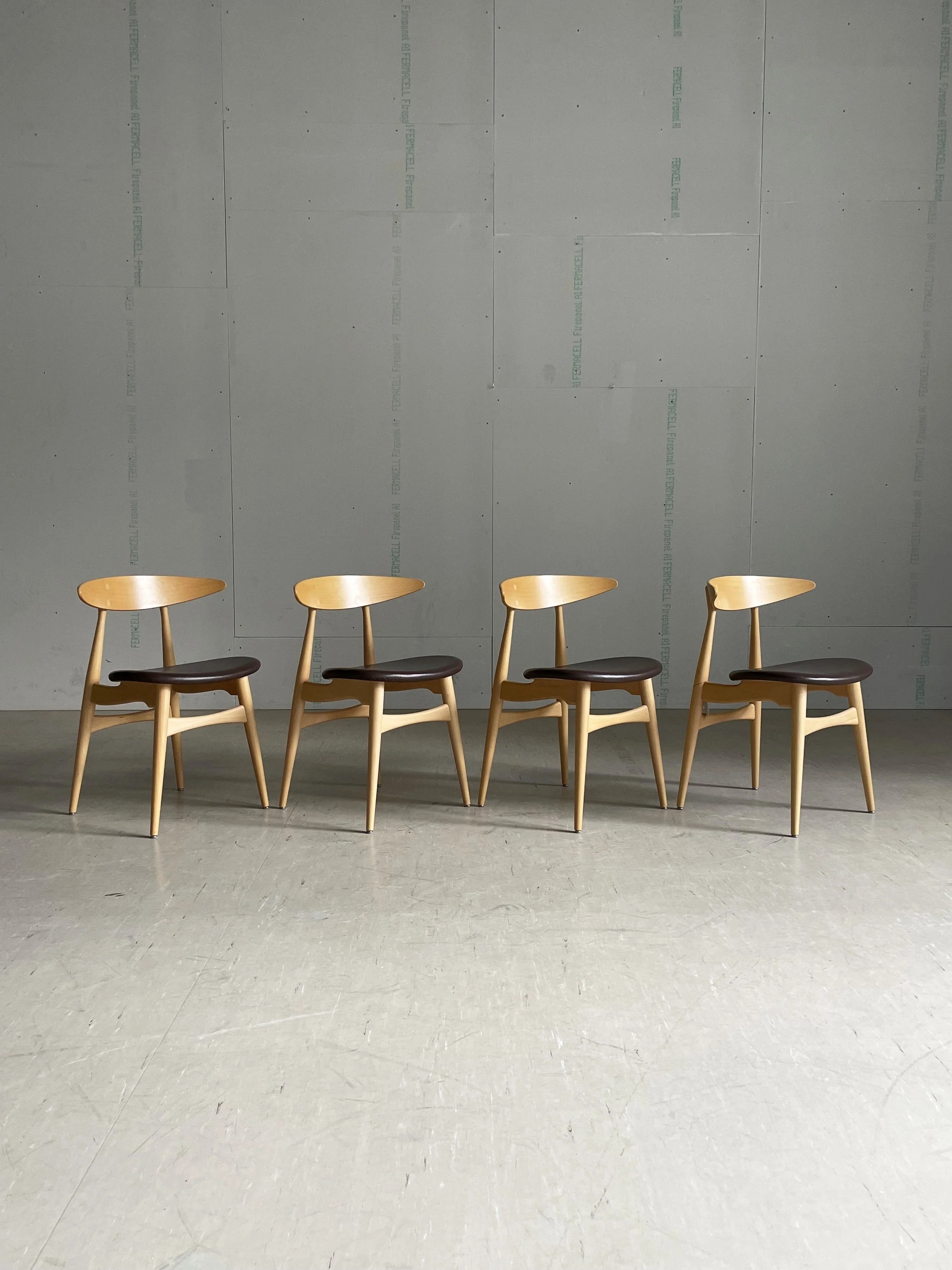 Stühle Carl Hansen - CH33 P - Hans J. Wegner