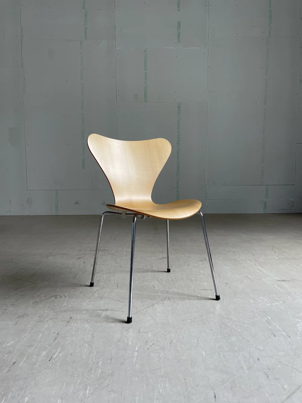 Arne Jacobsen 3107 Series 7 Dining Chair for Fritz Hansen, Denmark. Made in Denmark | Modern Era