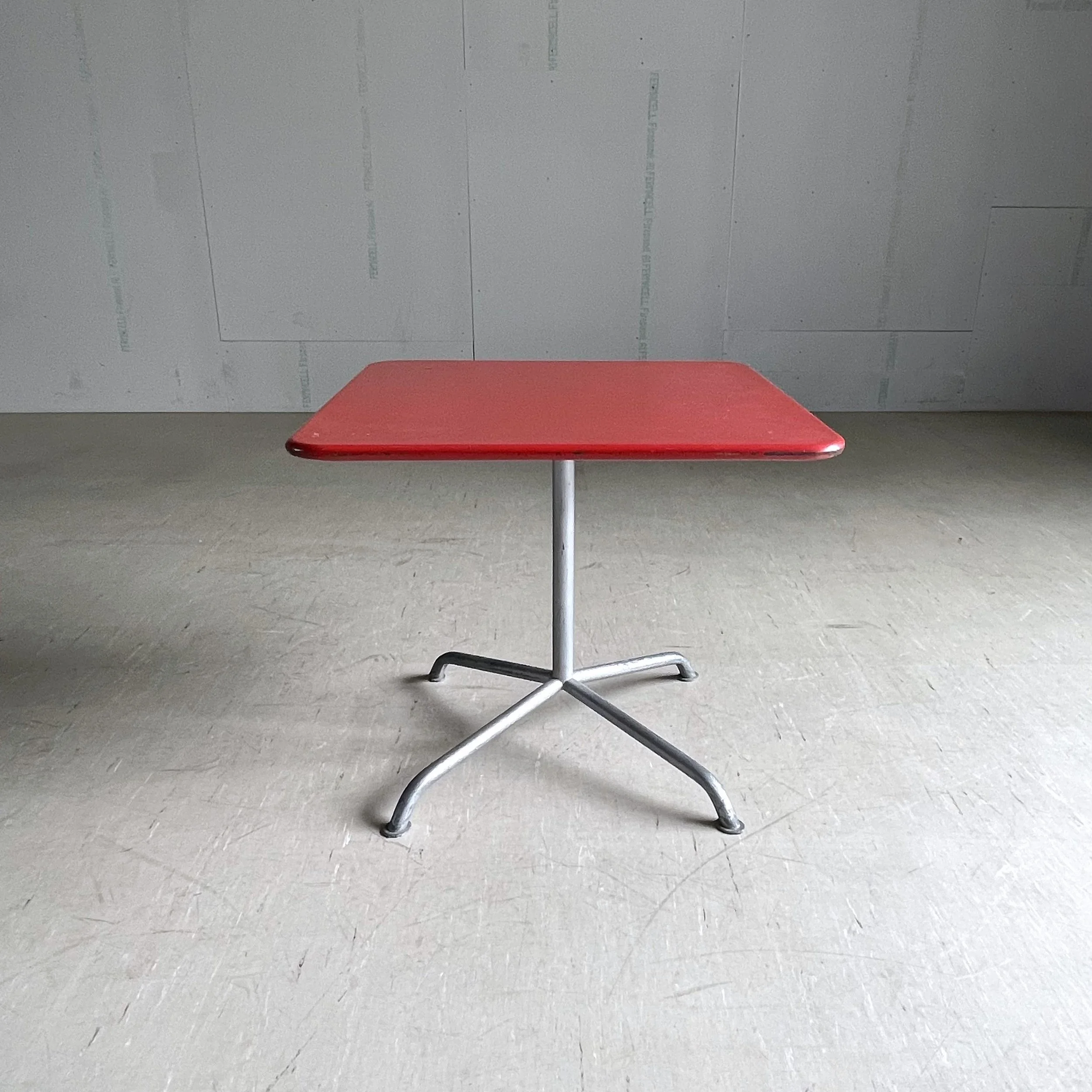 Bigla Tisch rot