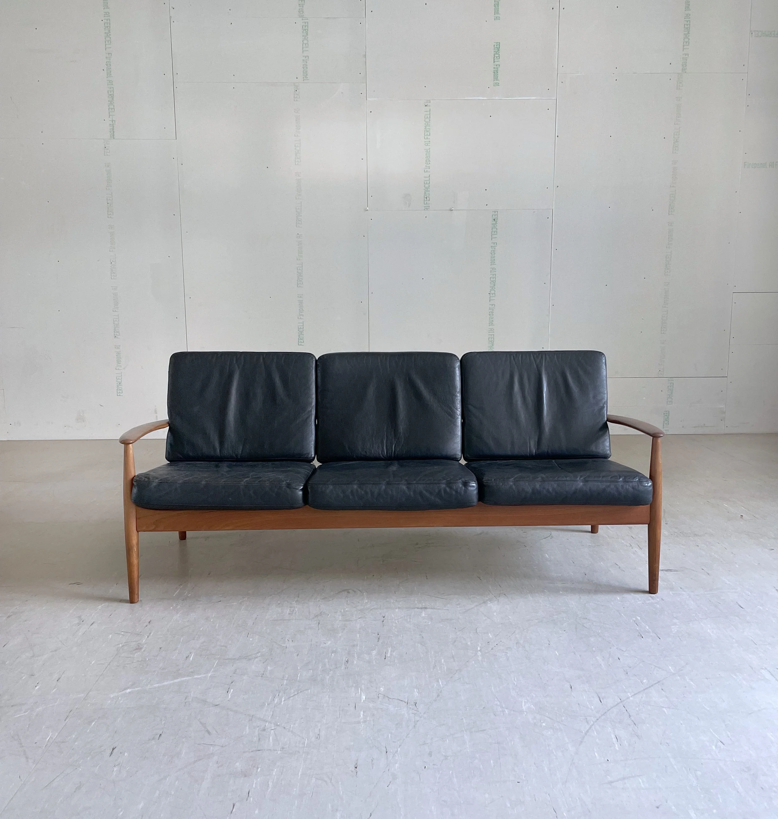 Grete Jalk Sofa.4.JPG