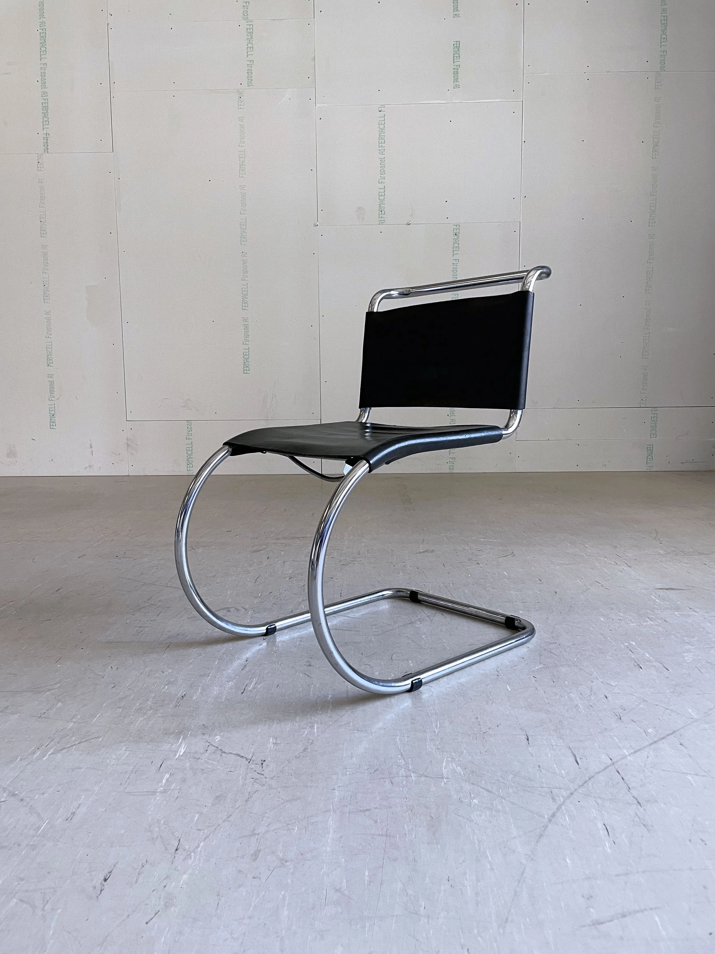 Ludwig Mies Van der Rohe MR10 - Freischwinger