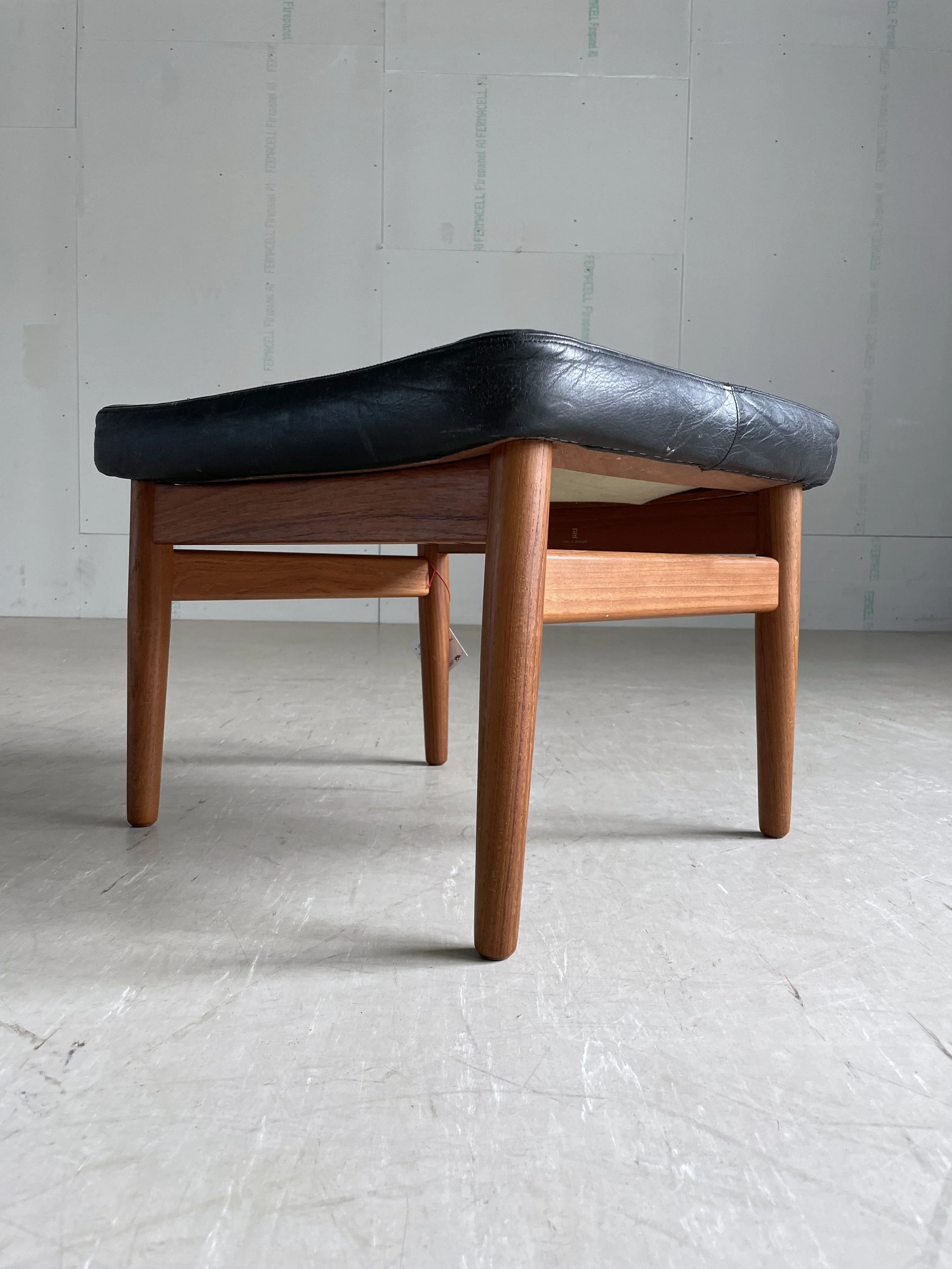 Grete Jalk Hocker Teak/Leder