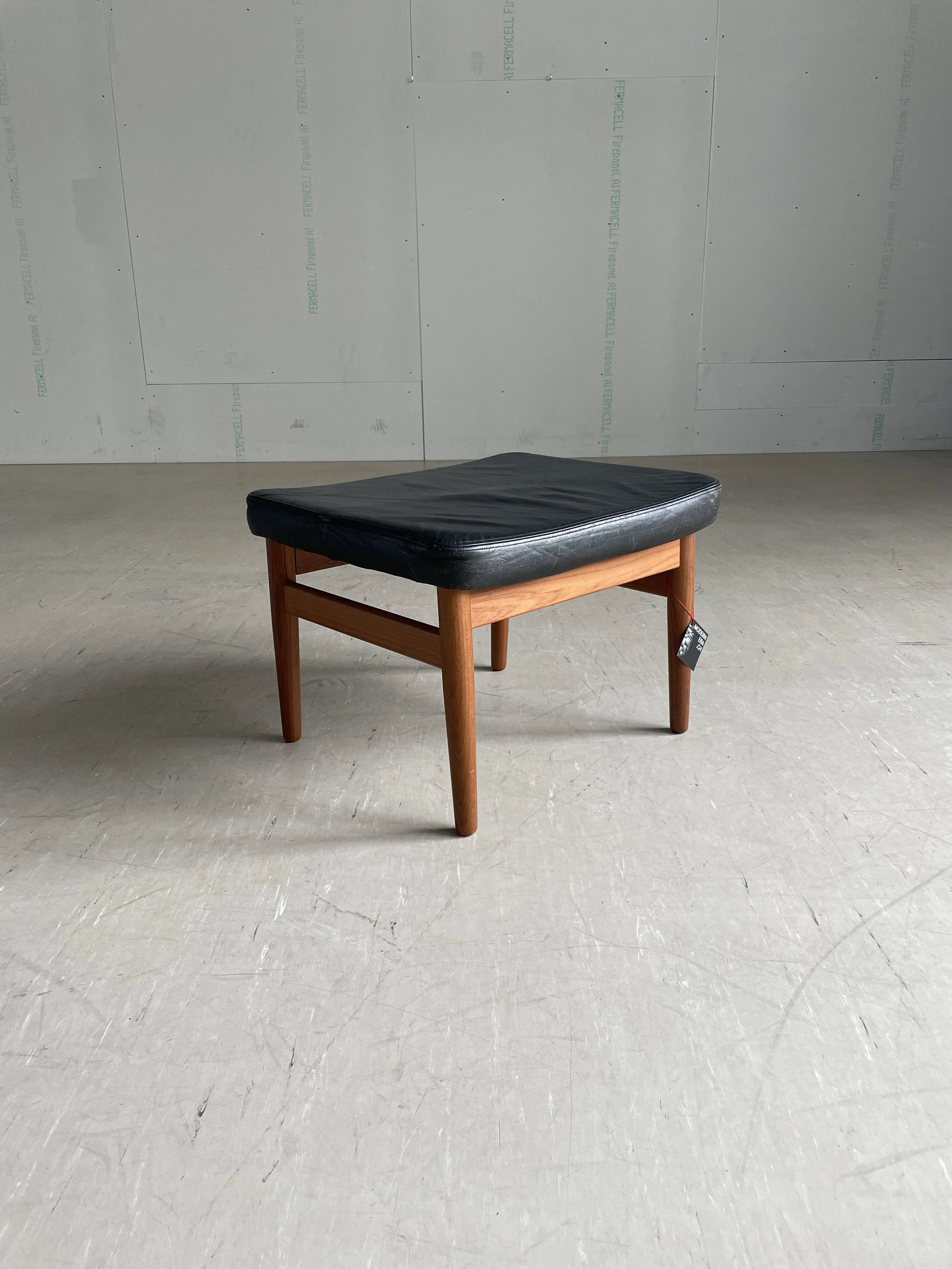 Grete Jalk Hocker Teak/Leder