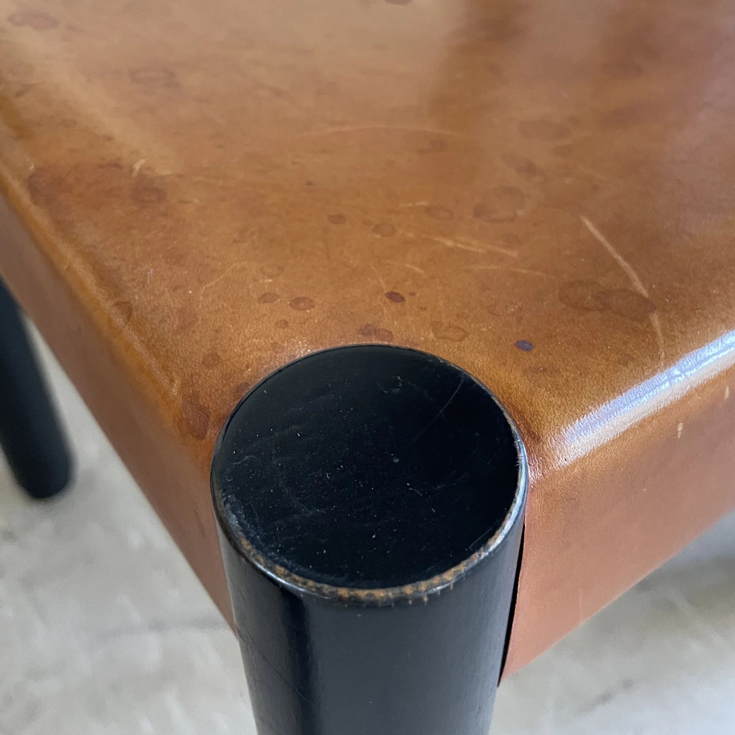 Stollenstühle Leder.12.JPG