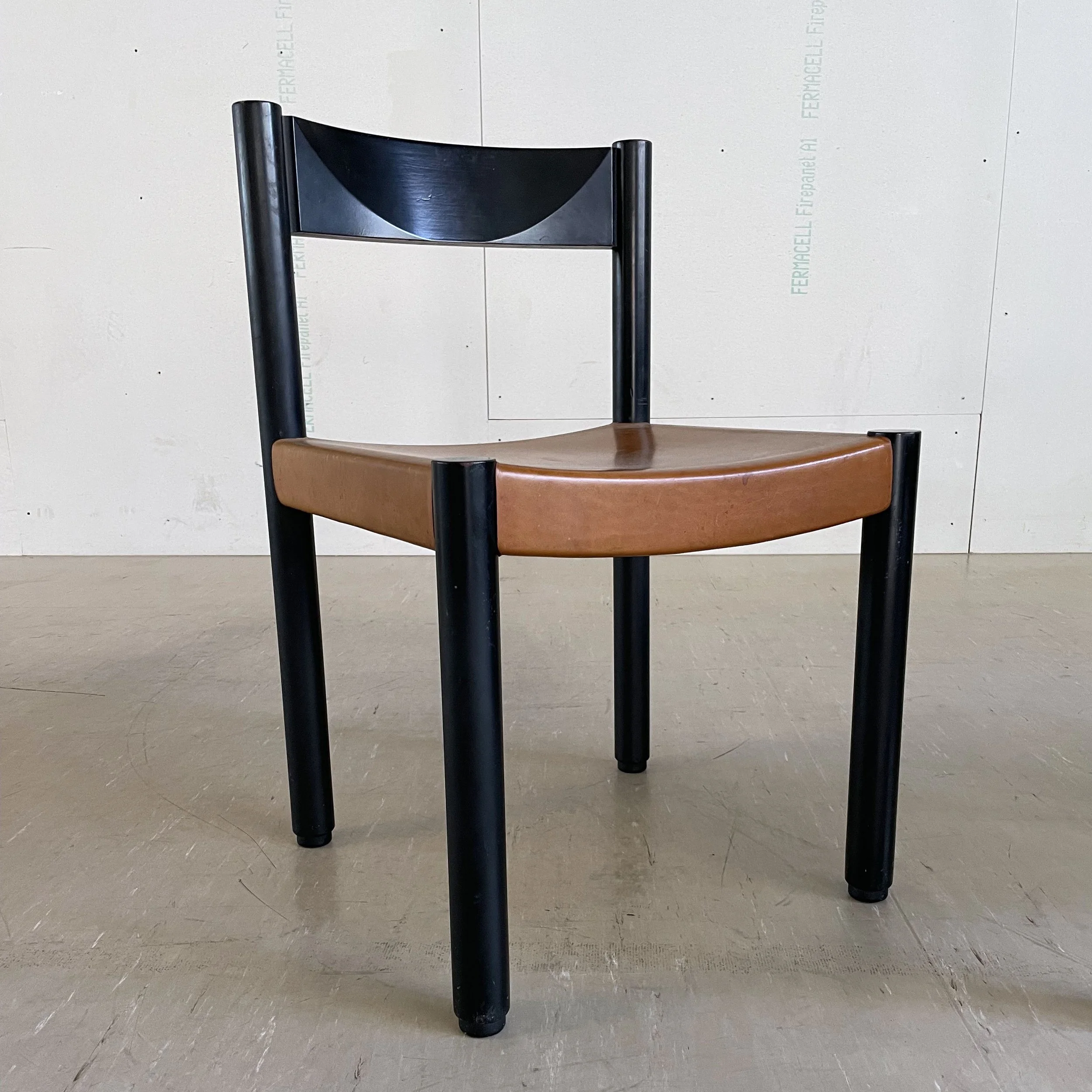 Stollenstühle Leder.3.JPG