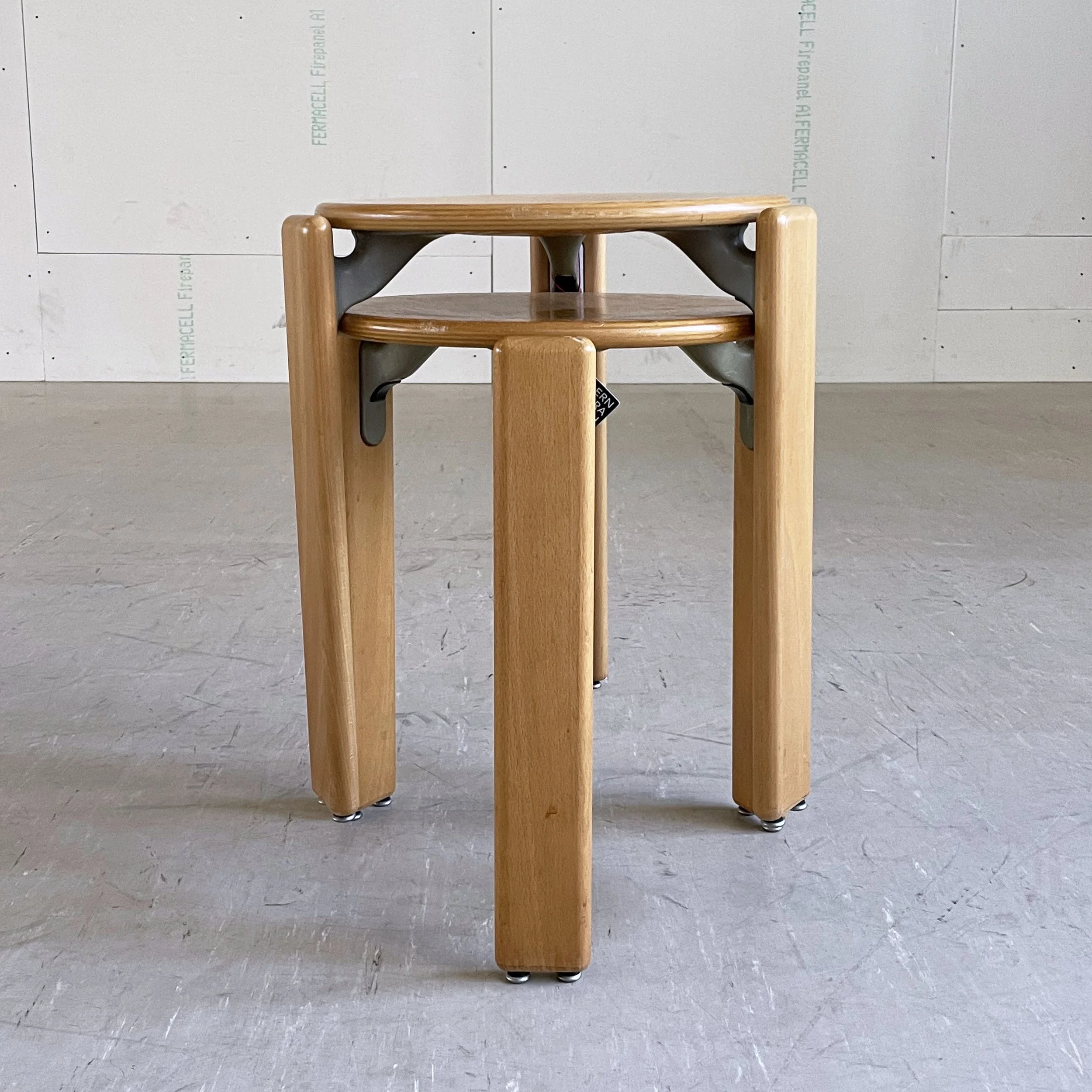 2x Hocker Bruno Rey.7.JPG