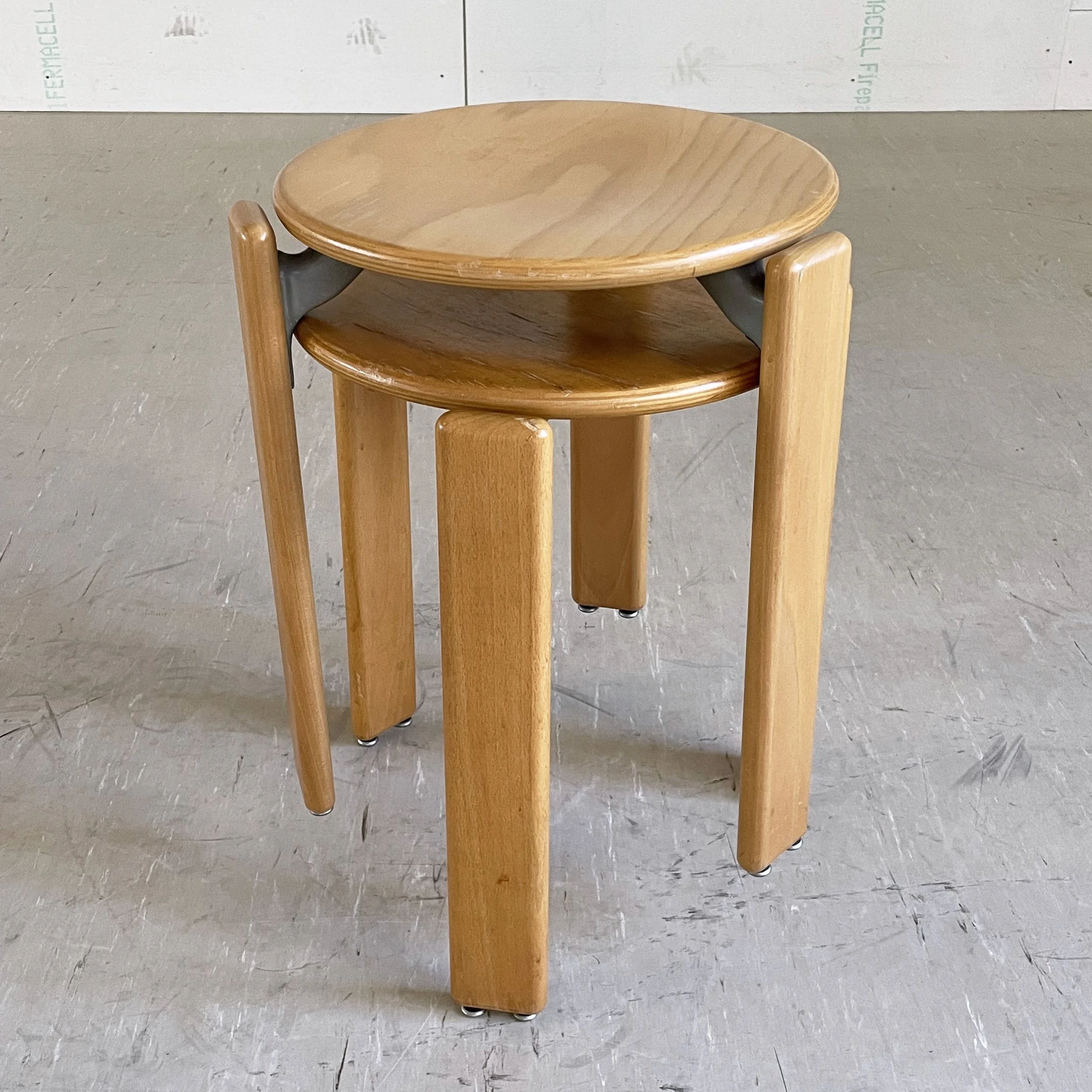 2x Hocker Bruno Rey.1.JPG