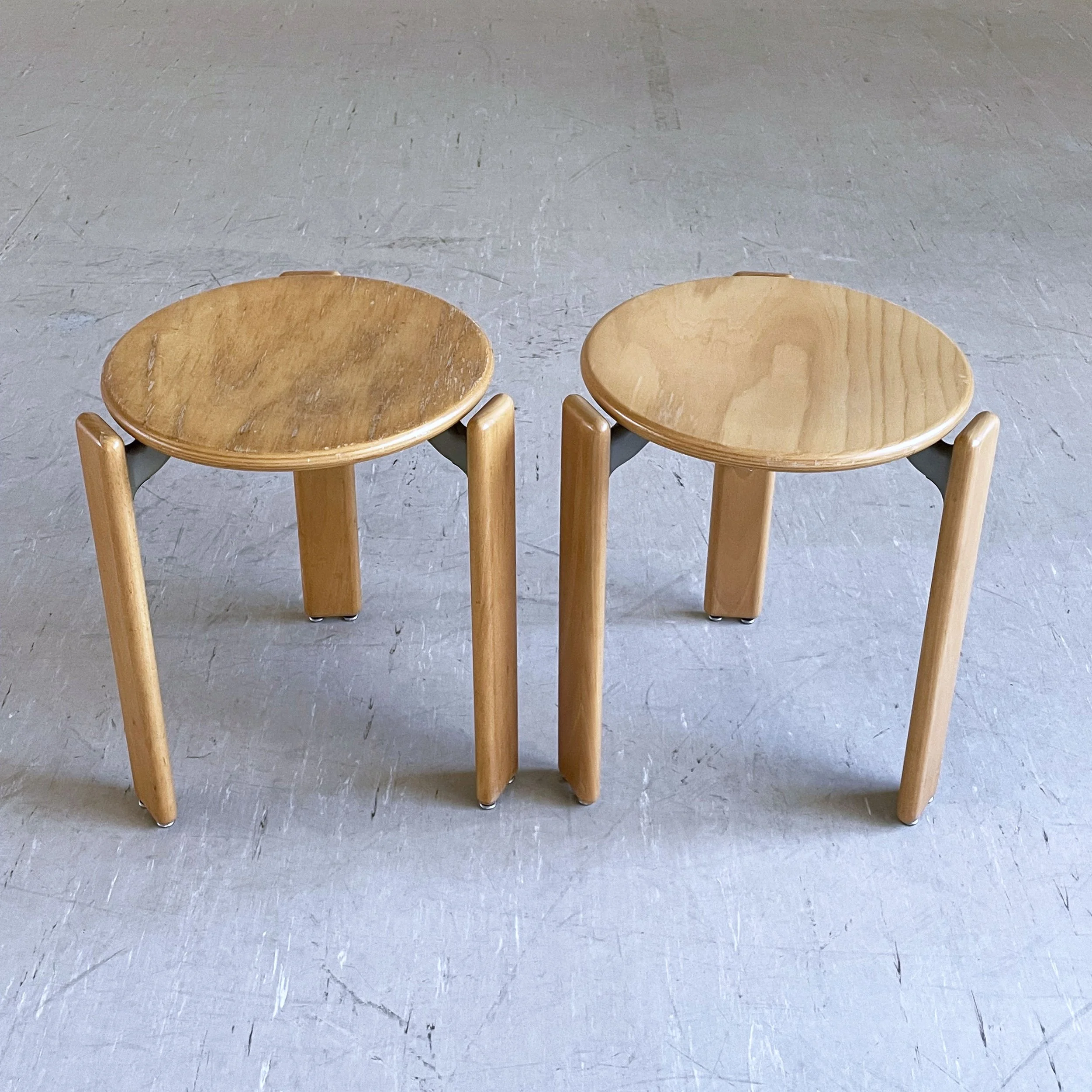 2x Hocker Bruno Rey.4.JPG