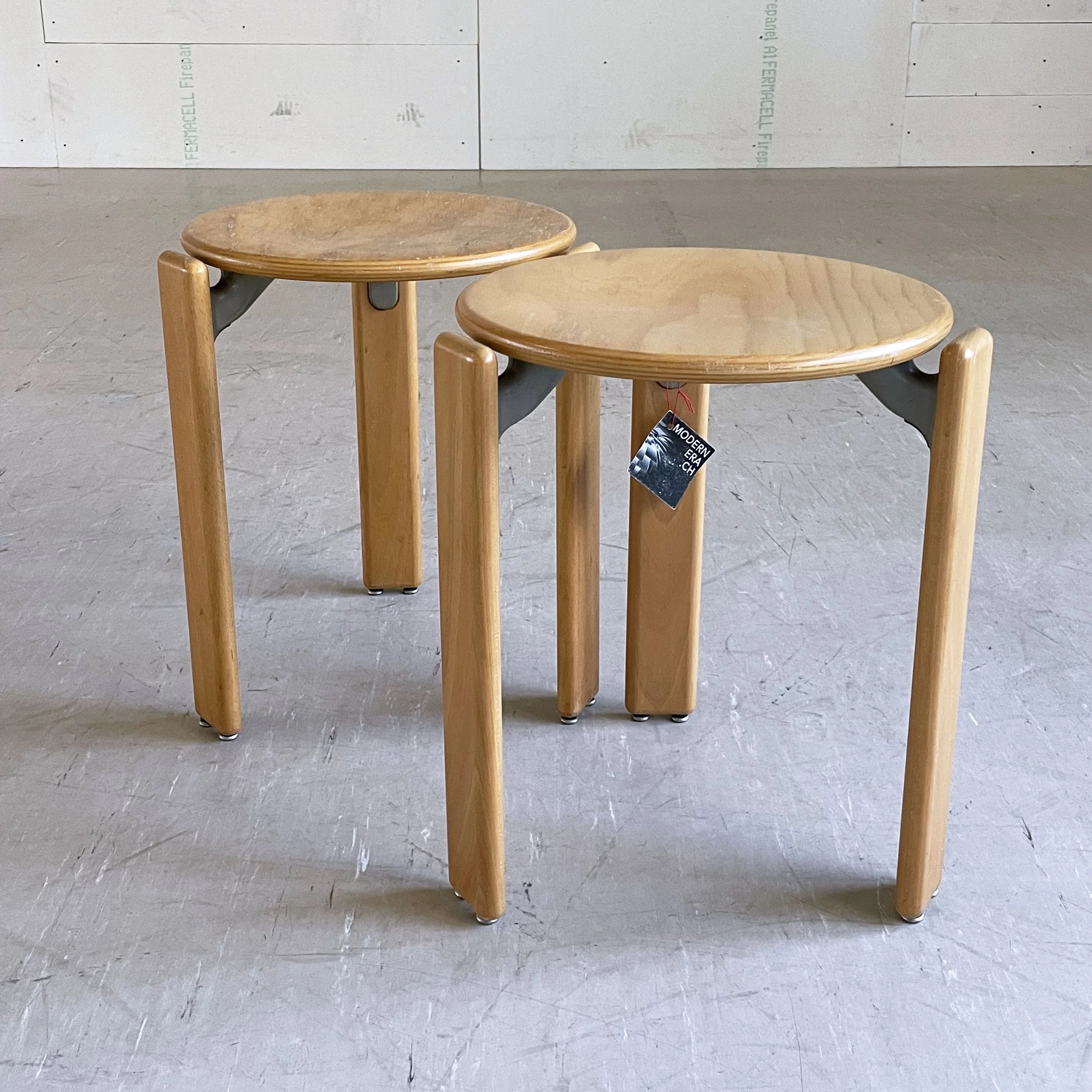 2x Hocker Bruno Rey.5.JPG