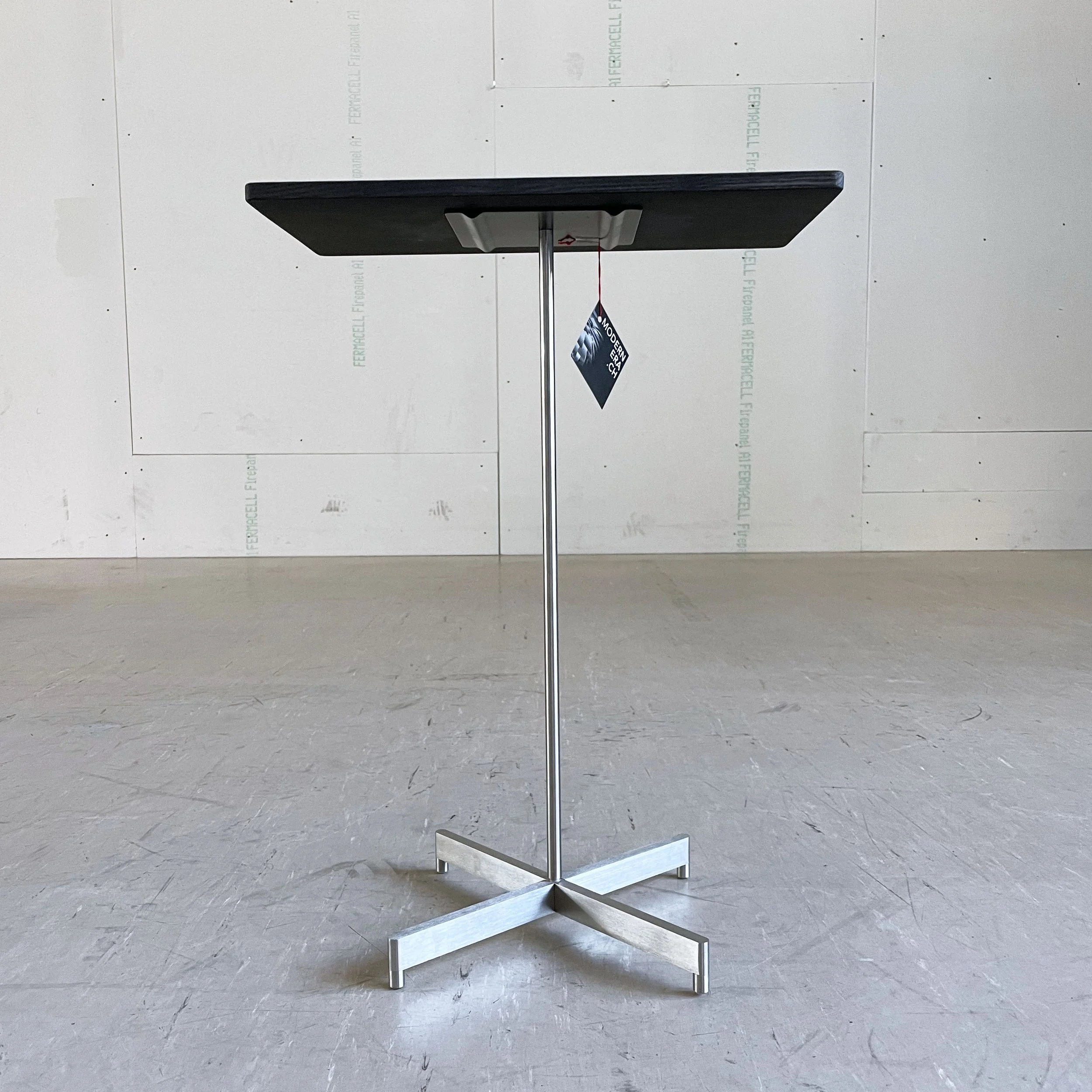 Arco 'Stand By' Side Table.2.JPG