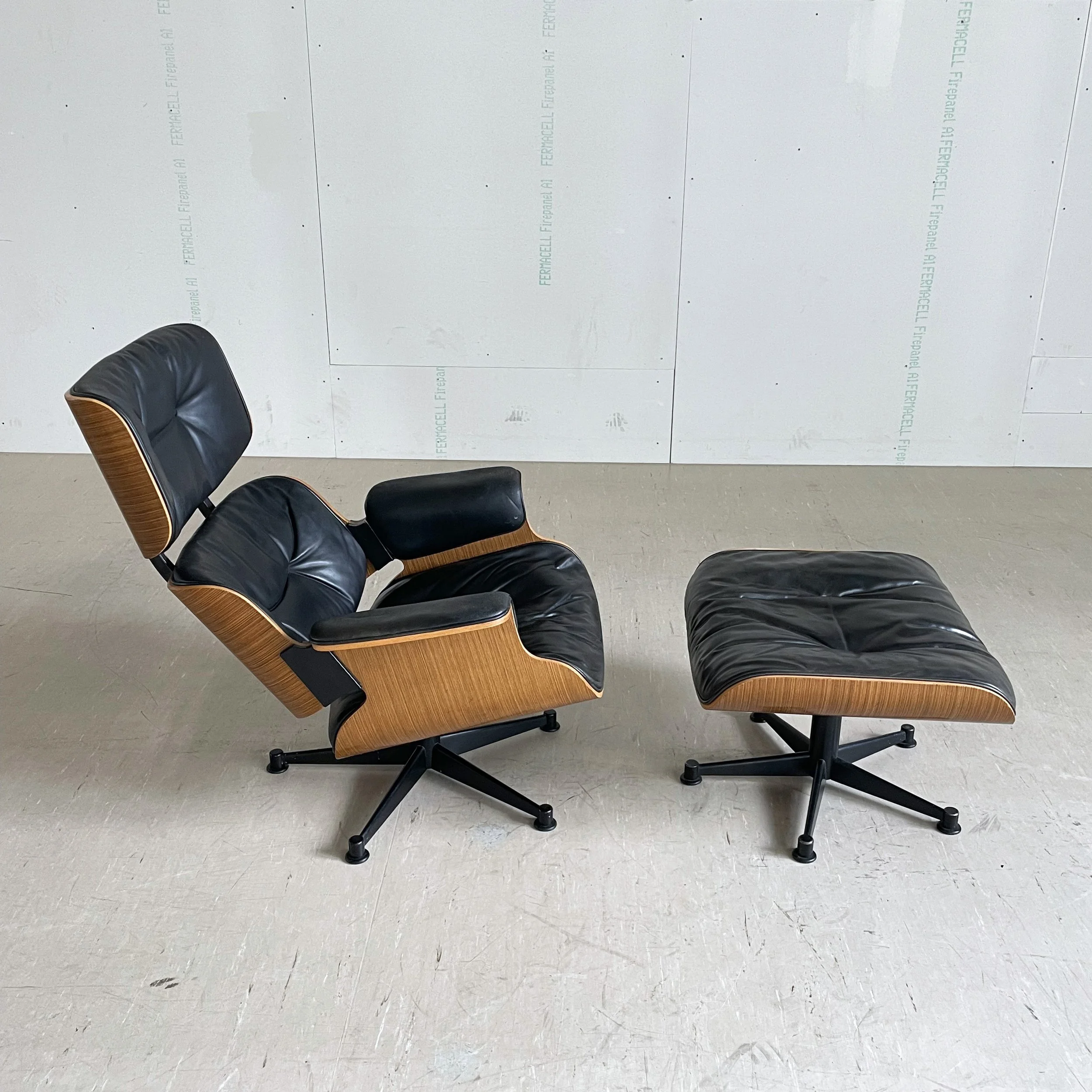 Lounge Chair_schwarz.12.JPG