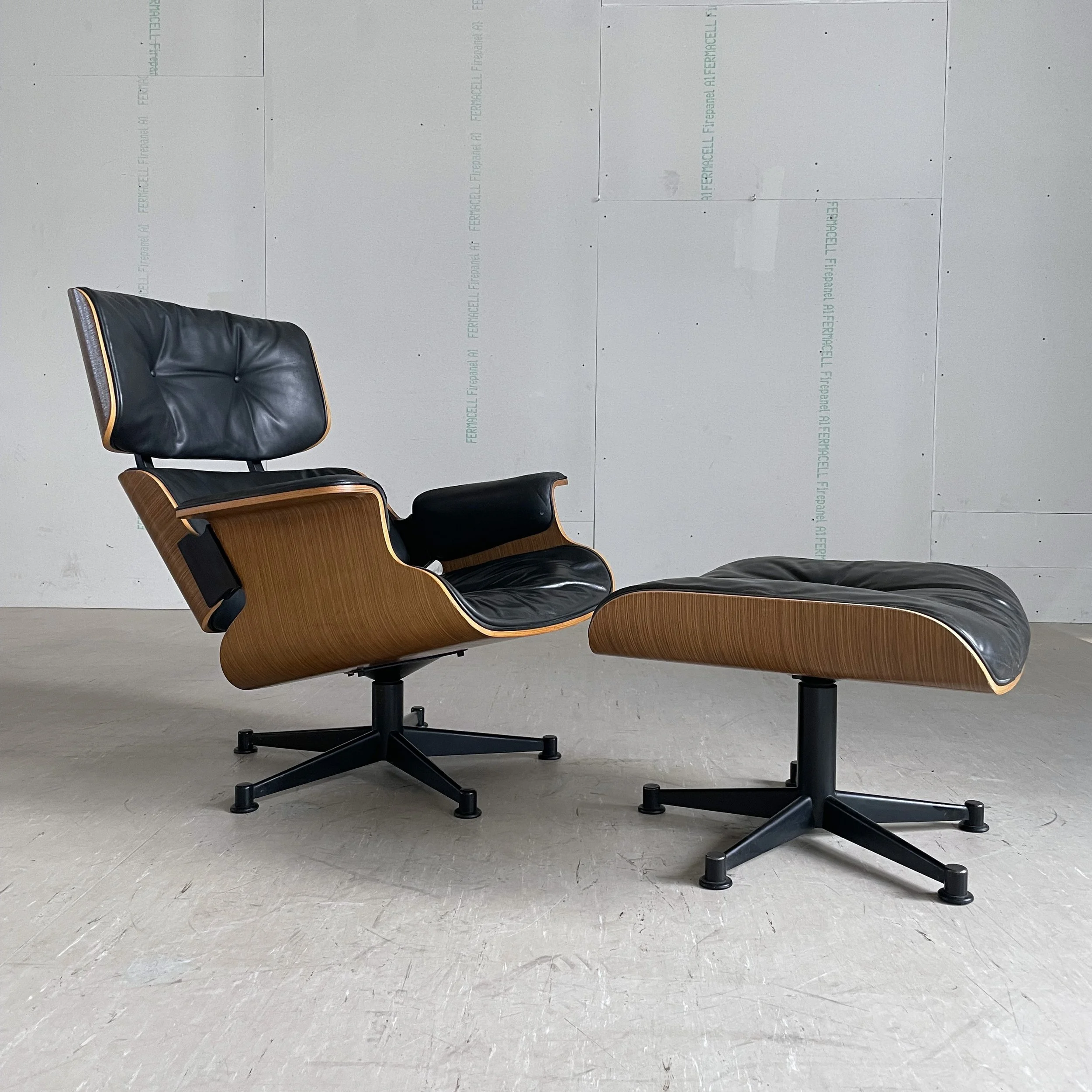 Lounge Chair_schwarz.13.JPG