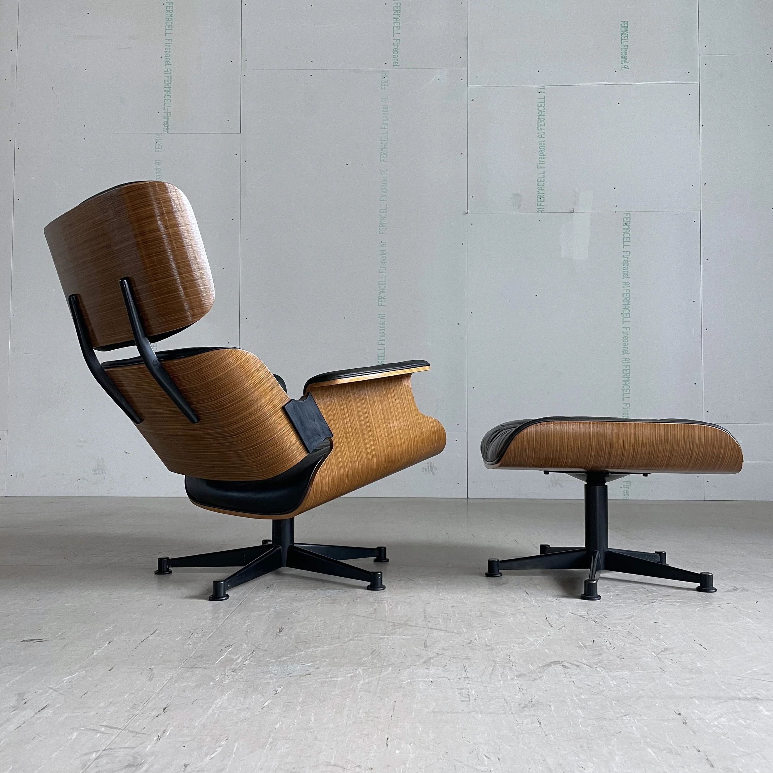 Lounge Chair_schwarz.9.JPG