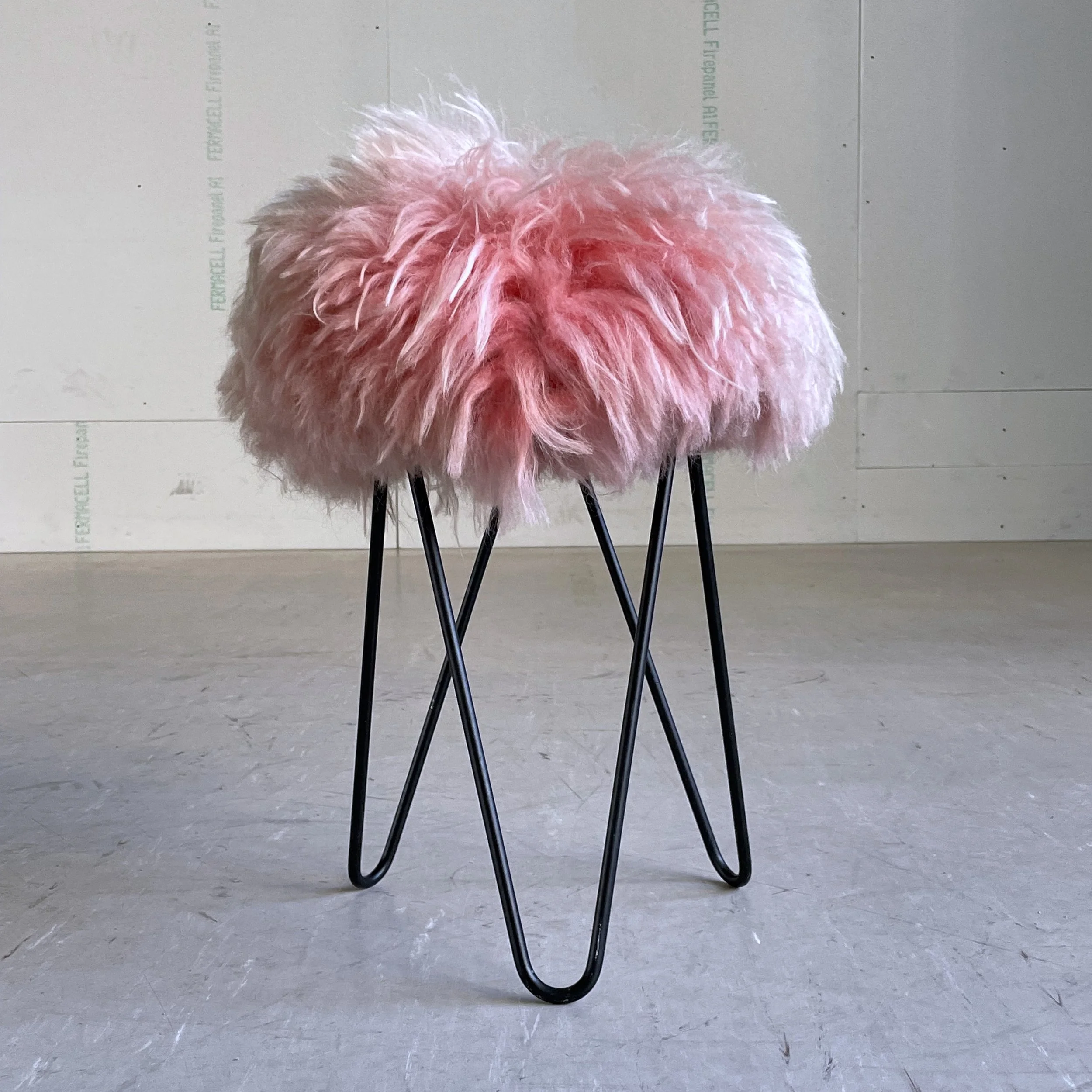 Hocker mit Hairpinlegs_pink.7.JPG