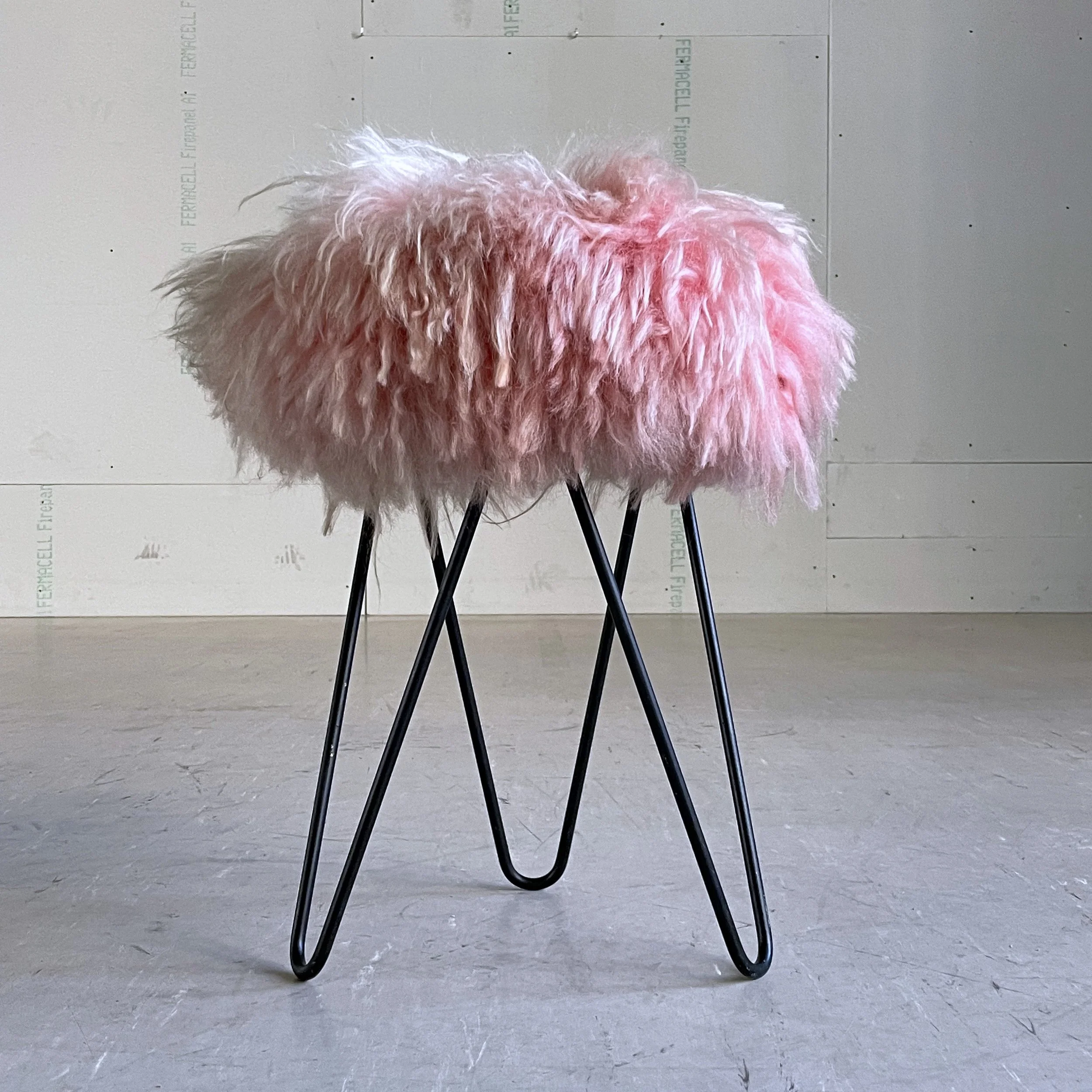 Hocker mit Hairpinlegs_pink.8.JPG