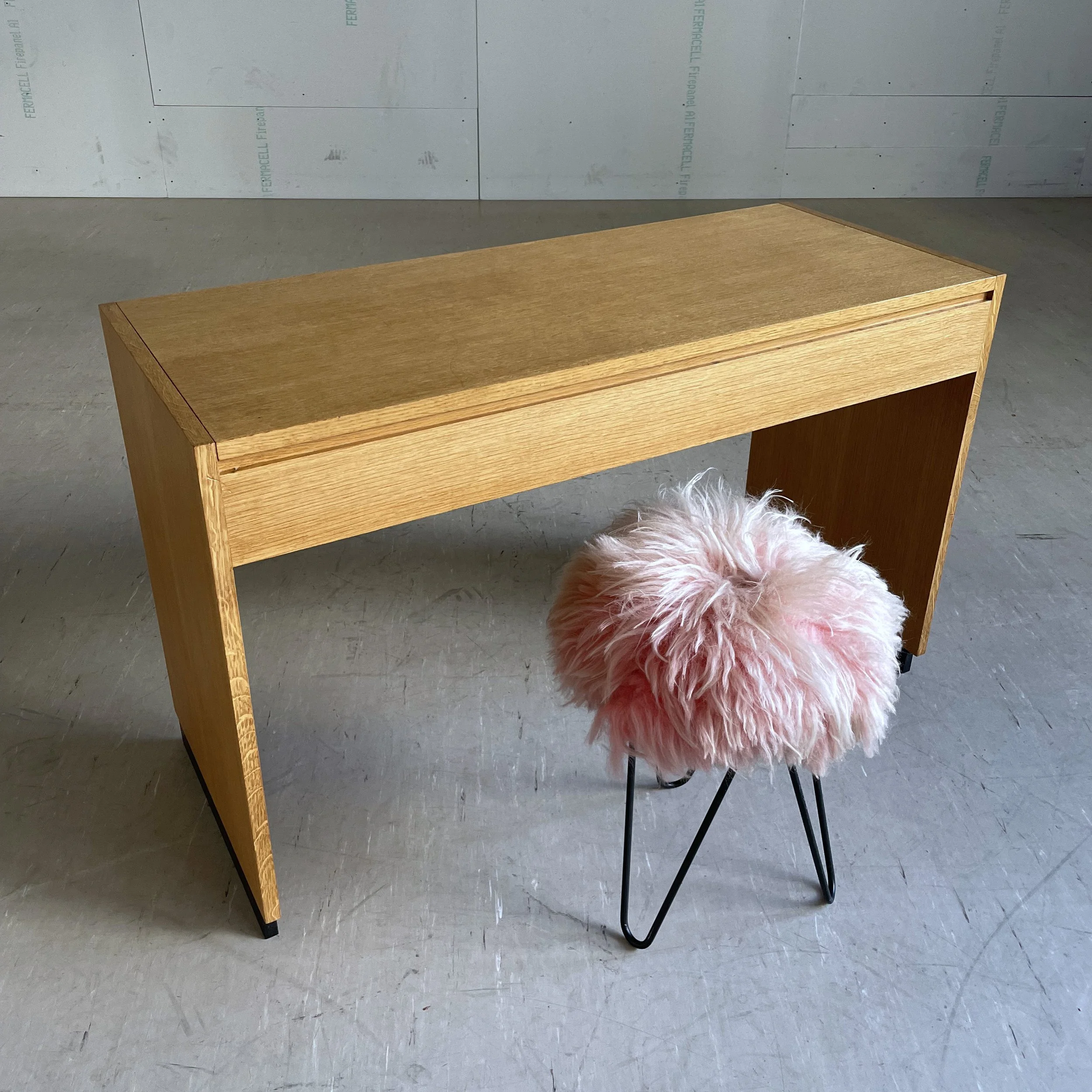 Hocker mit Hairpinlegs_pink.2.JPG
