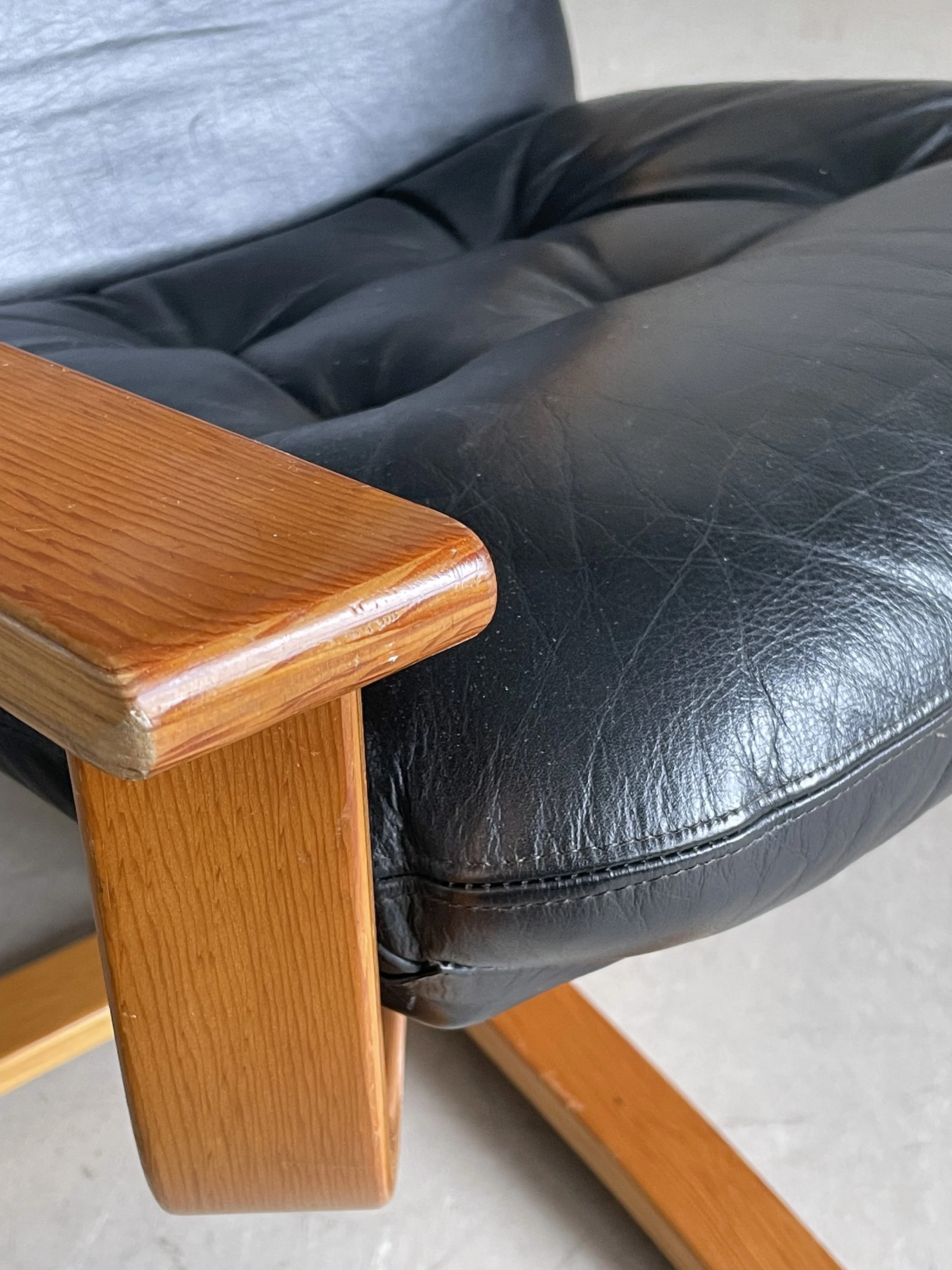 Joe Rufenacht leather Lounge Chair.6.JPG