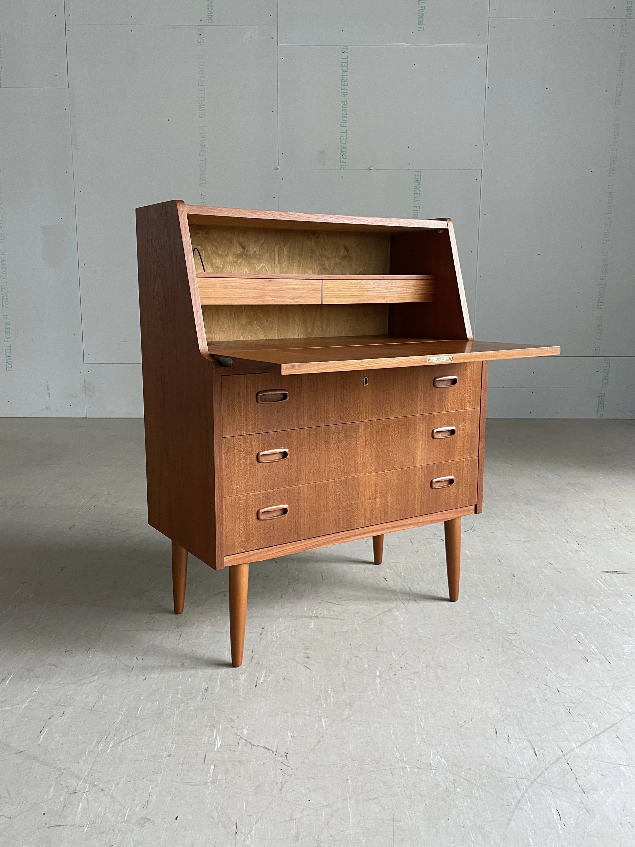 Skandinavischer Teak Sekretär