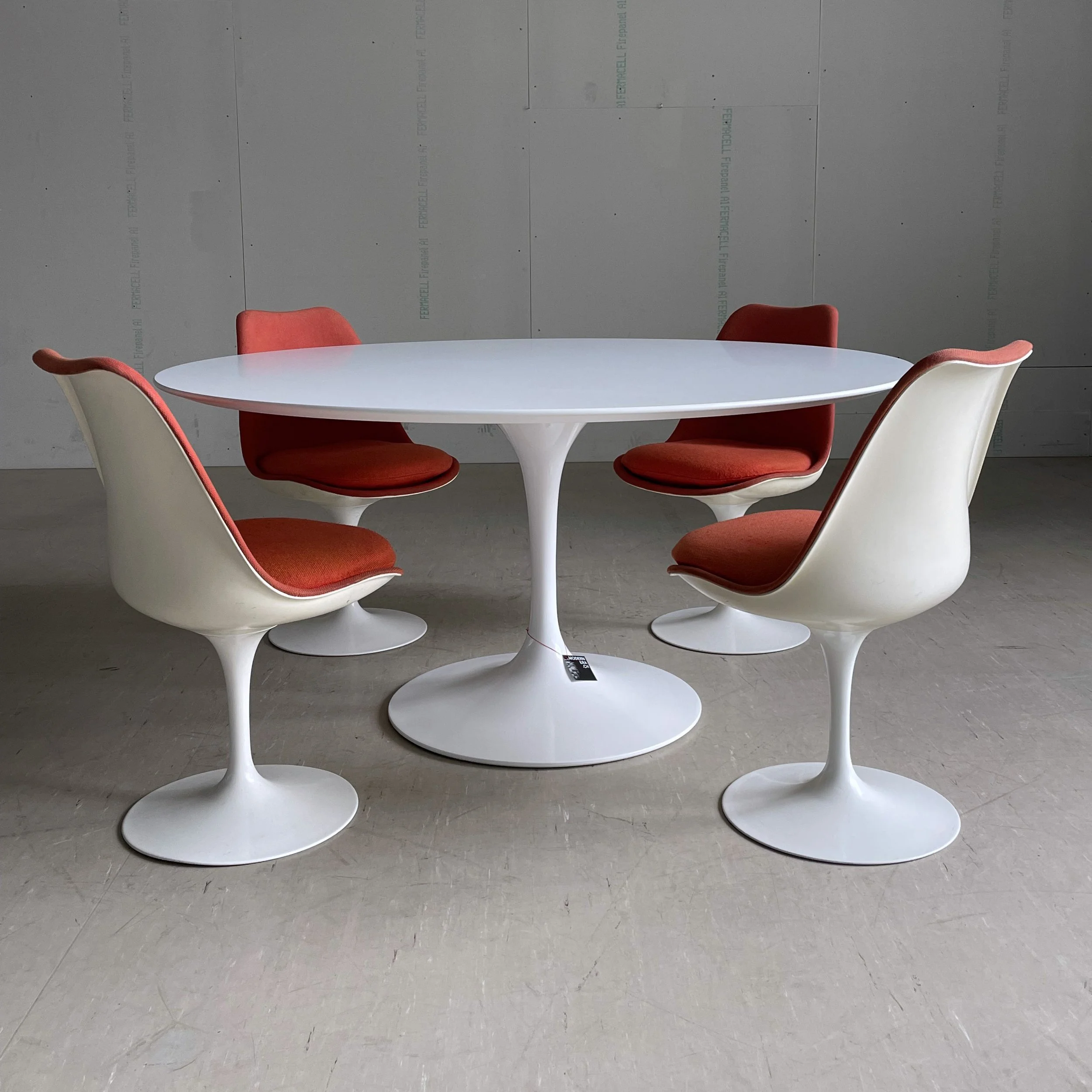 Eero Saarinen Tulip Table - Knoll International